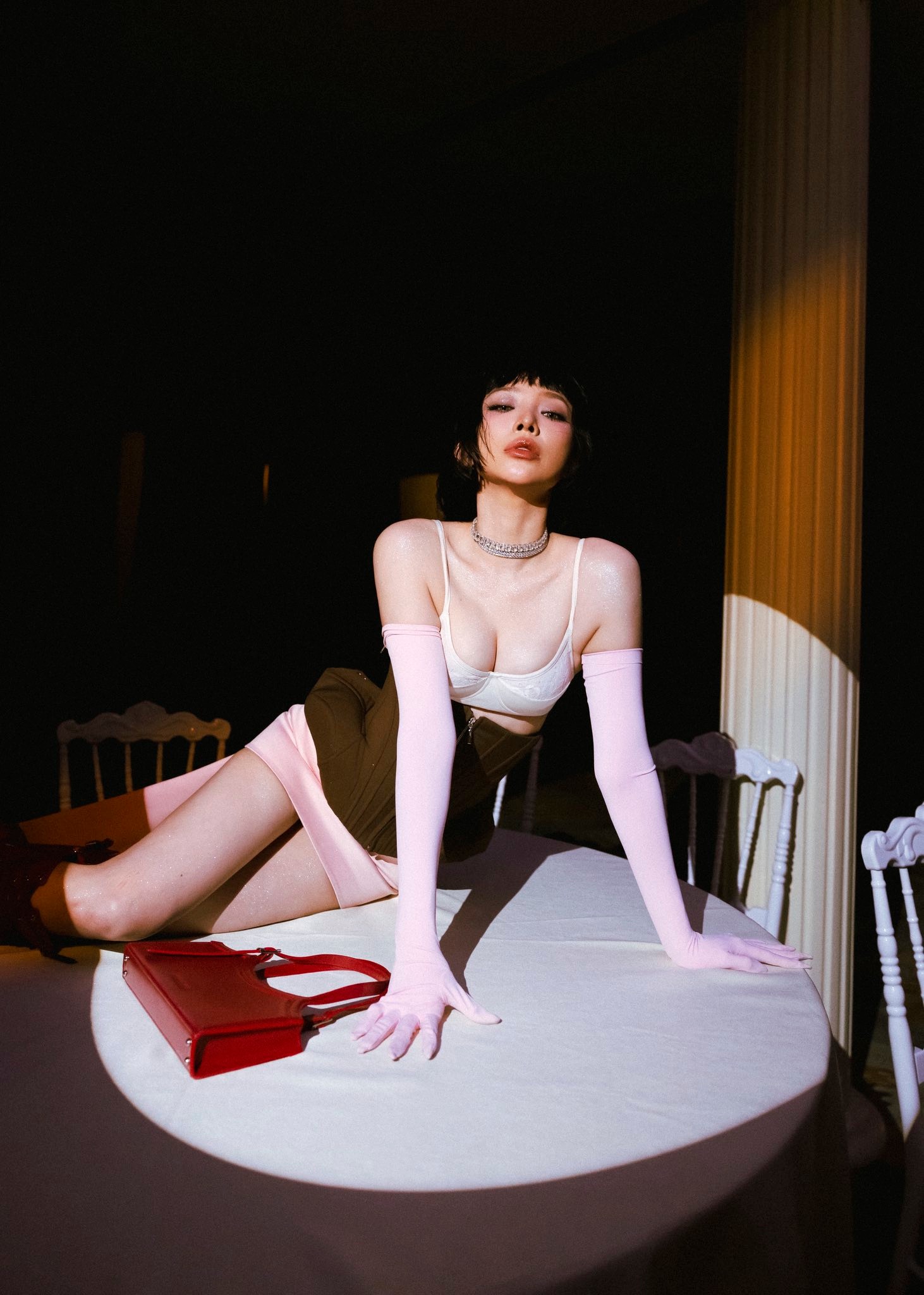 Tóc Tiên khoe vóc dáng và thần thái cuốn hút trong loạt ảnh mới - ảnh 1