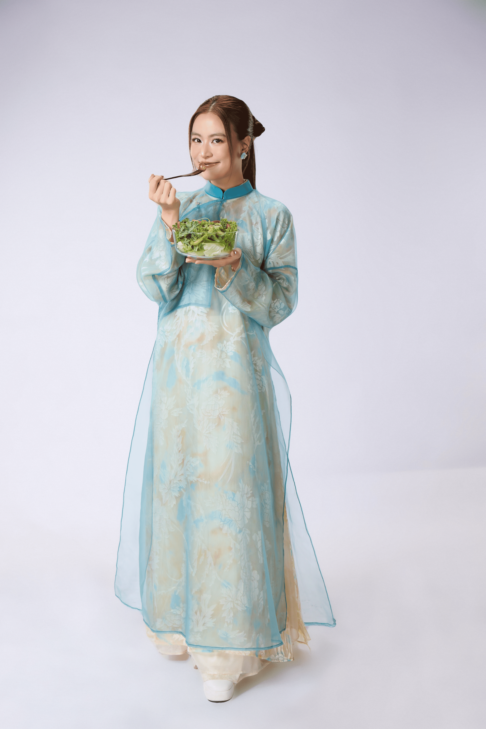 Hoàng Thùy Linh bắt tay Hứa Kim Tuyền ra mắt MV “Rực Rỡ 30” dịp Tết Nguyên đán - ảnh 2