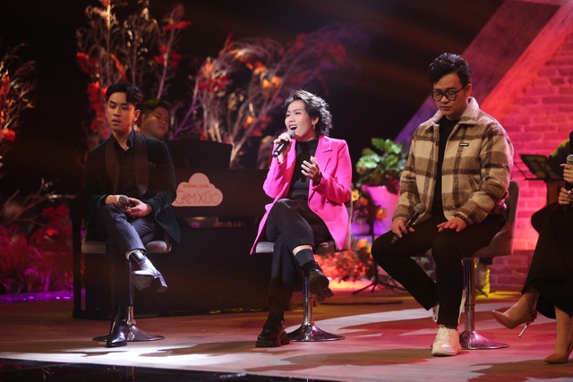 Trong chương trình, Phương Anh Idol đã bộc lộ rất nhiều cảm xúc khi thể hiện ca khúc “Mối tình xưa” của nhạc sĩ Châu Đăng Khoa.