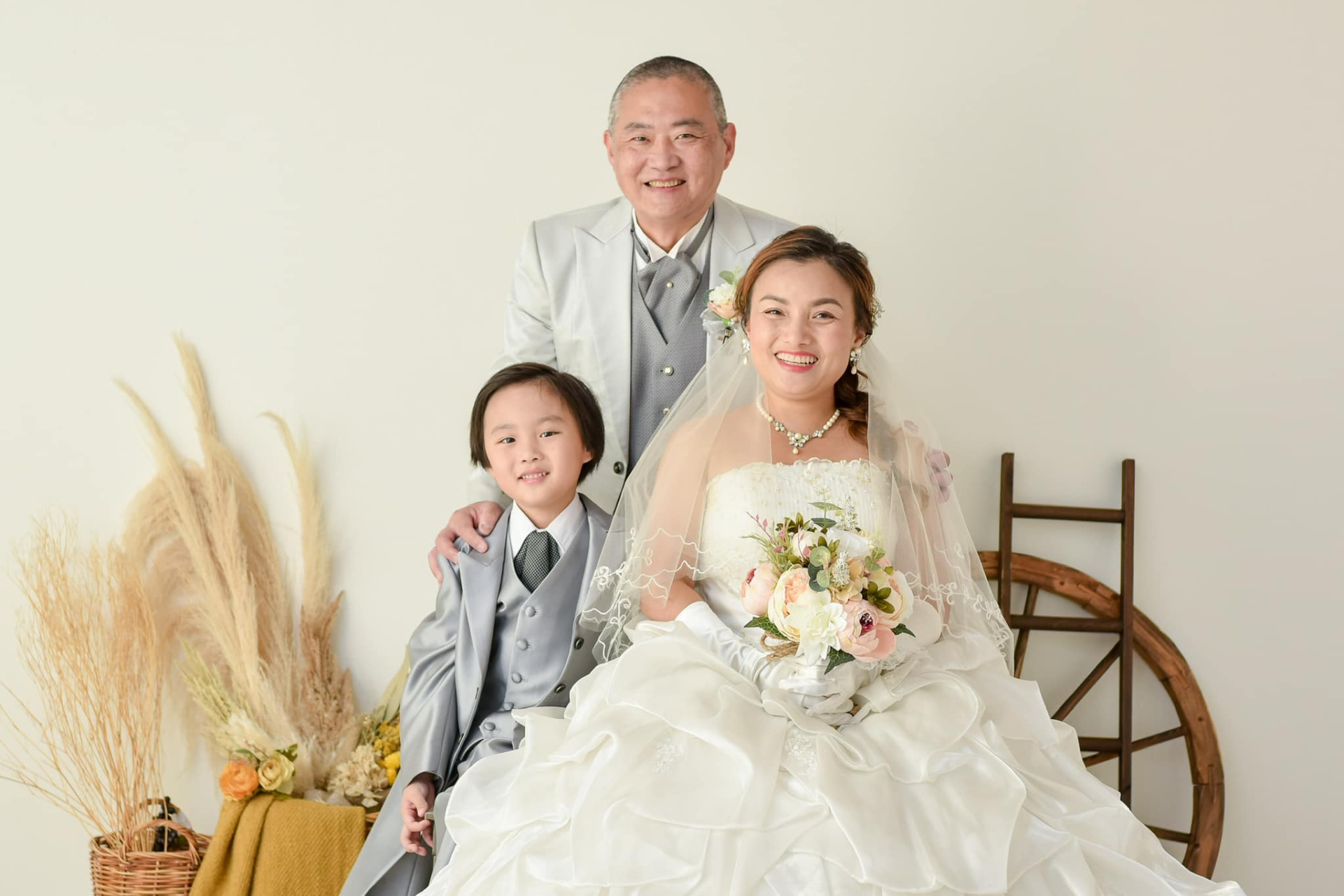 Hôn nhân viên mãn của vợ chồng Quỳnh Trần JP và chồng Nhật sau hơn 10 năm chung sống. Ảnh: FBNV