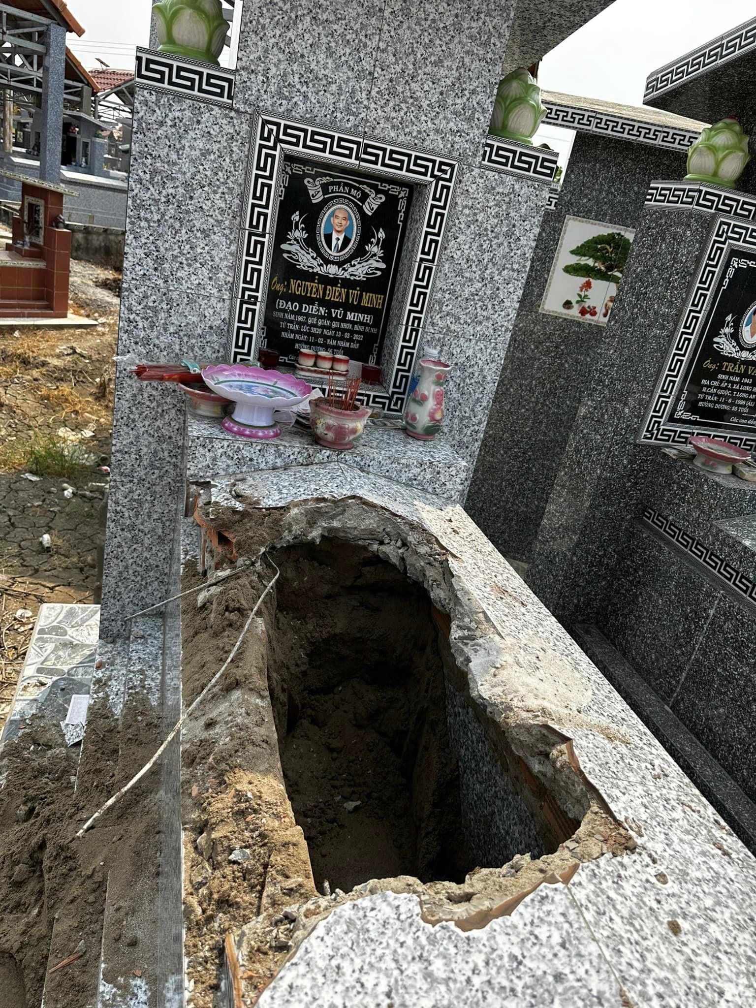 Phần mộ của cố đạo diễn Vũ Minh bị di dời đầy bất ngờ. Ảnh: FBNV