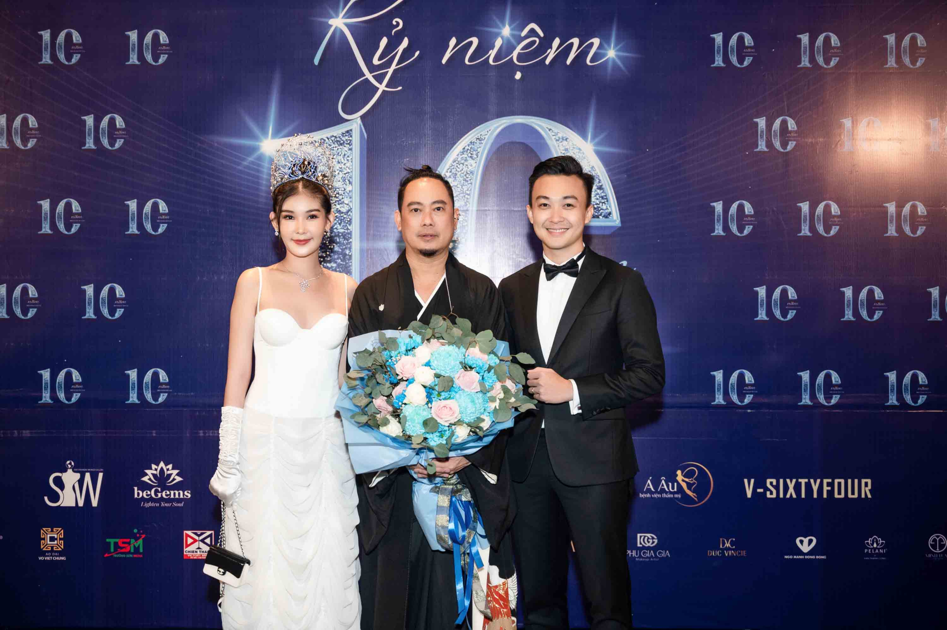 Hoa hậu Lê Âu Ngân Anh - MC Phan Tô Ny và NTK Võ Việt Chung
