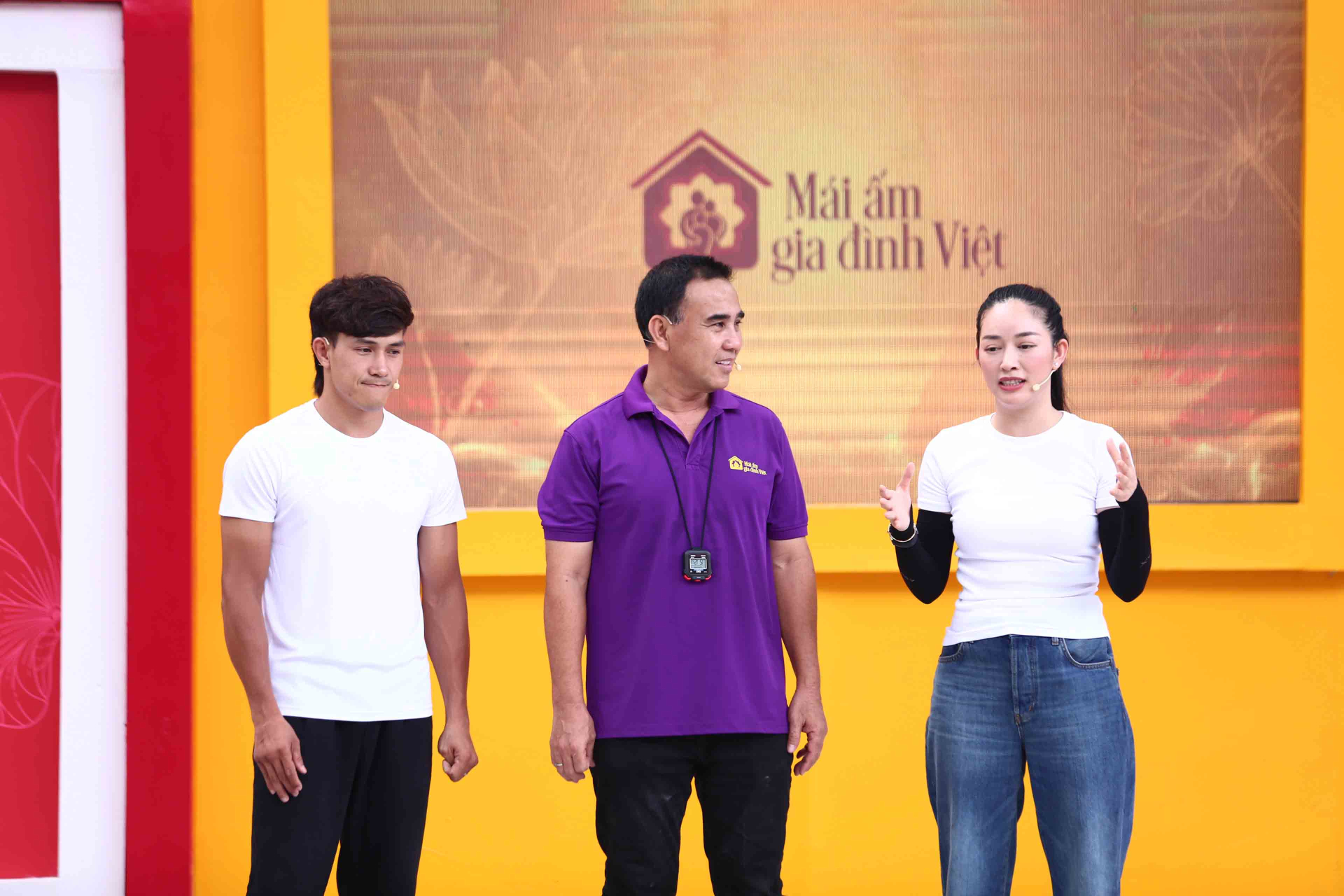 Võ sĩ Nguyễn Trần Duy Nhất cho biết anh rất hâm mộ MC Quyền Linh nên luôn theo dõi các chương trình của anh.