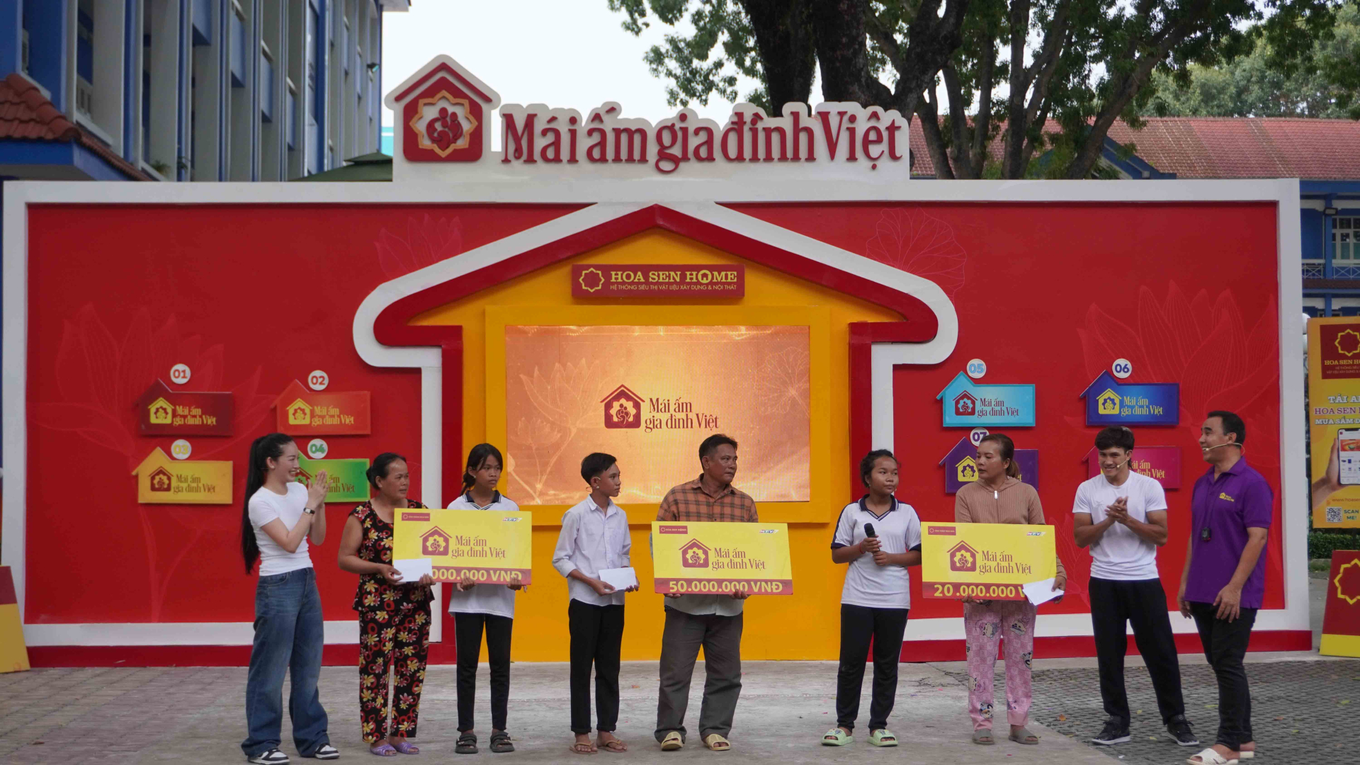 Mái ấm gia đình Việt trao 40 suất học bổng cho các em nhỏ tại huyện Long Thành, tỉnh Đồng Nai