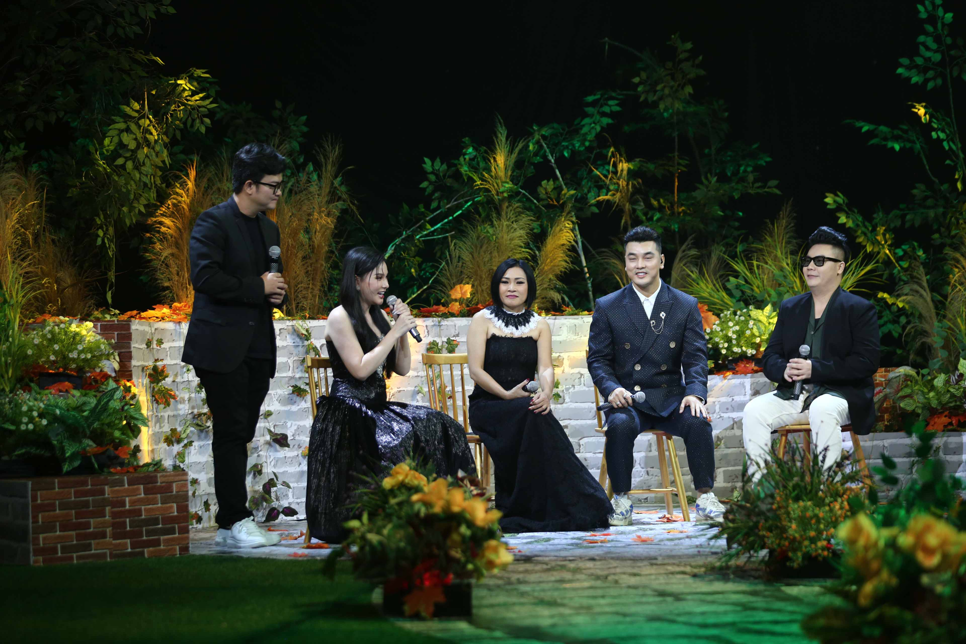 Nói về chủ để “Người ta nói”, ca sĩ Phương Thanh tiết lộ từng bị khán giả đồn thổi về những thông tin không có thật.