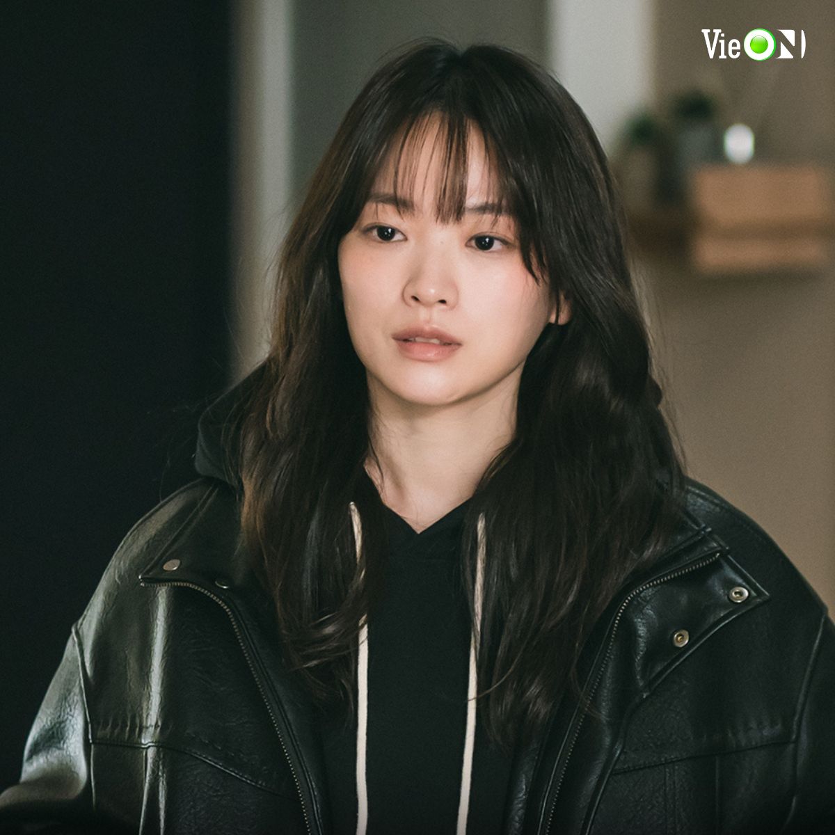 Moon Ga Young cũng từng hợp tác với Kim Dong Wook trong bộ phim Find Me In Your Memory - Tìm Em Trong Ký Ức.