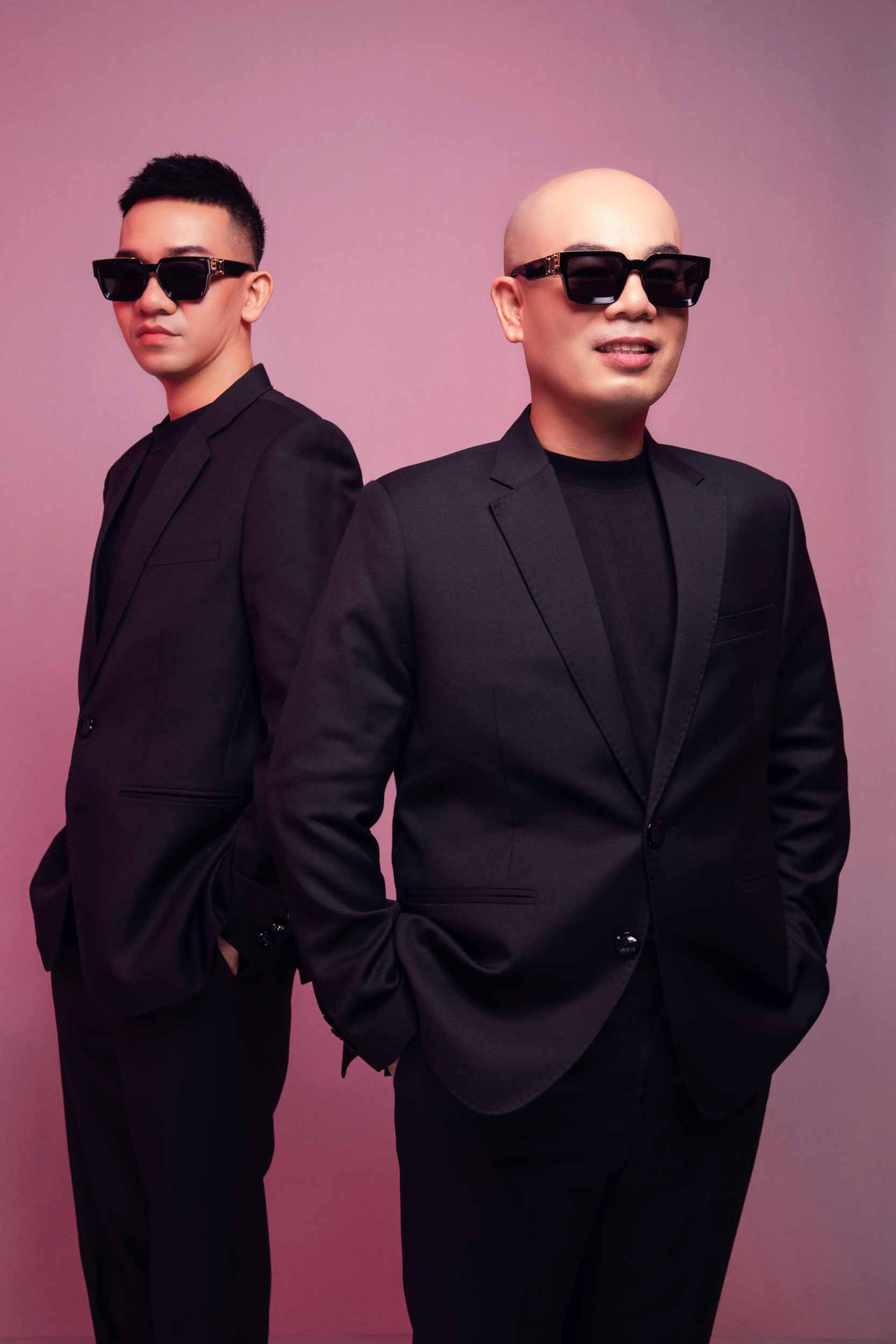 Gần đây nhất, hai nhân tố đình đám của làng nhạc và thời trang Việt hợp tác cùng nhau là trong show diễn Hừng Đông của bộ đôi VUNGOC&SON.