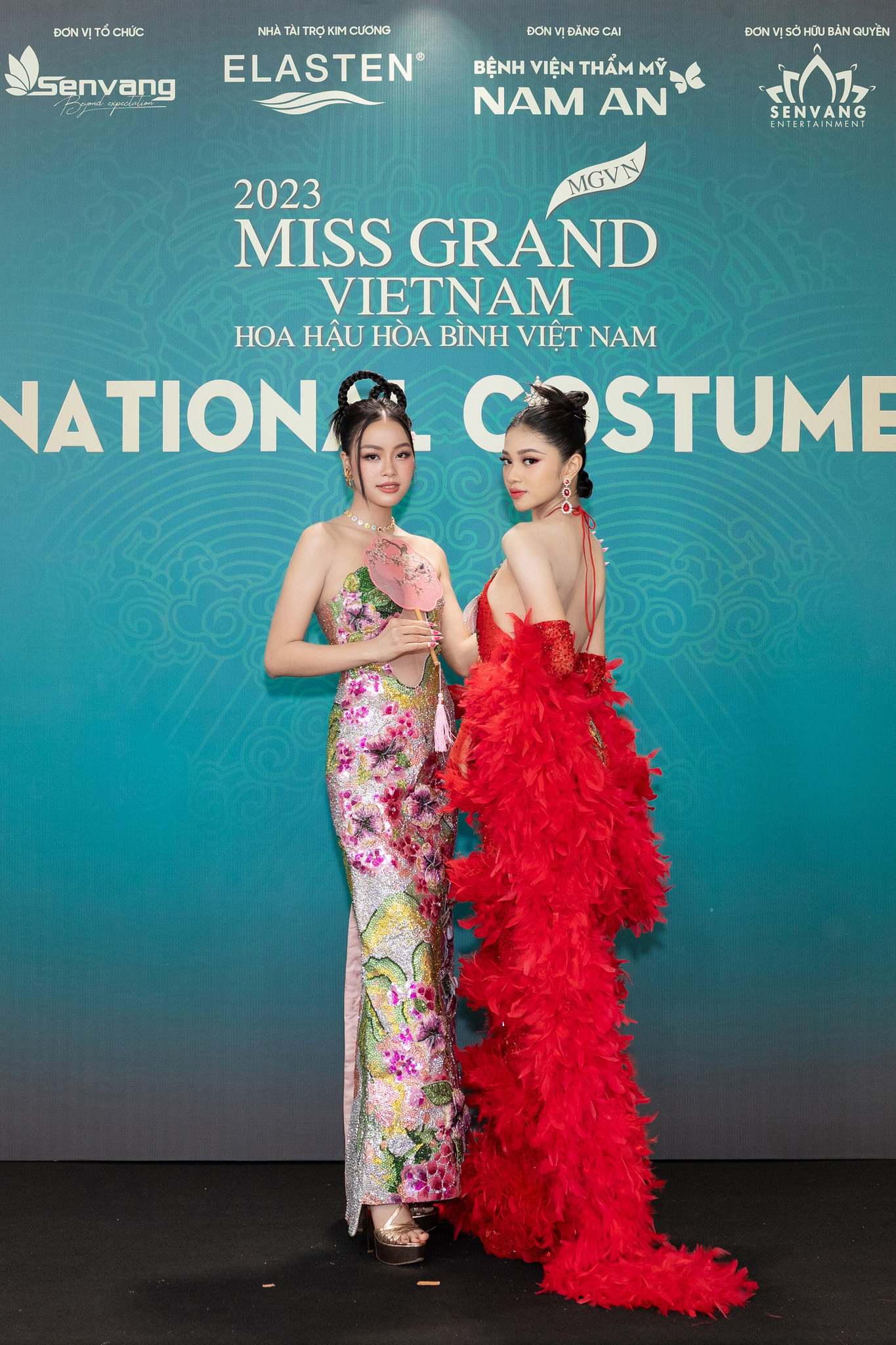 Hai nàng Á hậu năm nay sánh vai trên thảm đỏ, Hoa hậu Ý Nhi vẫn vắng mặt tại sự kiện. Ảnh: Miss Grand Vietnam