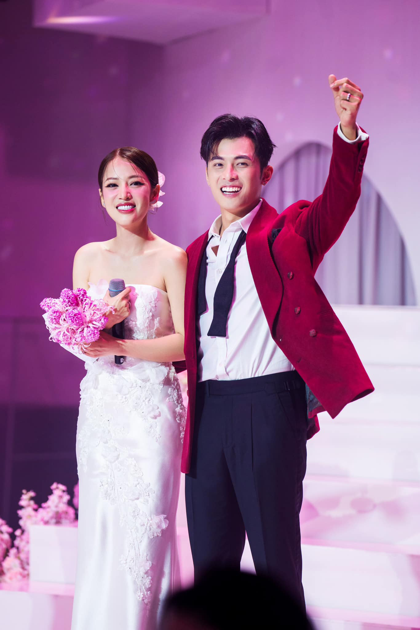 Puka và Gin Tuấn Kiệt tổ chức đám cưới hồi cuối năm ngoái.