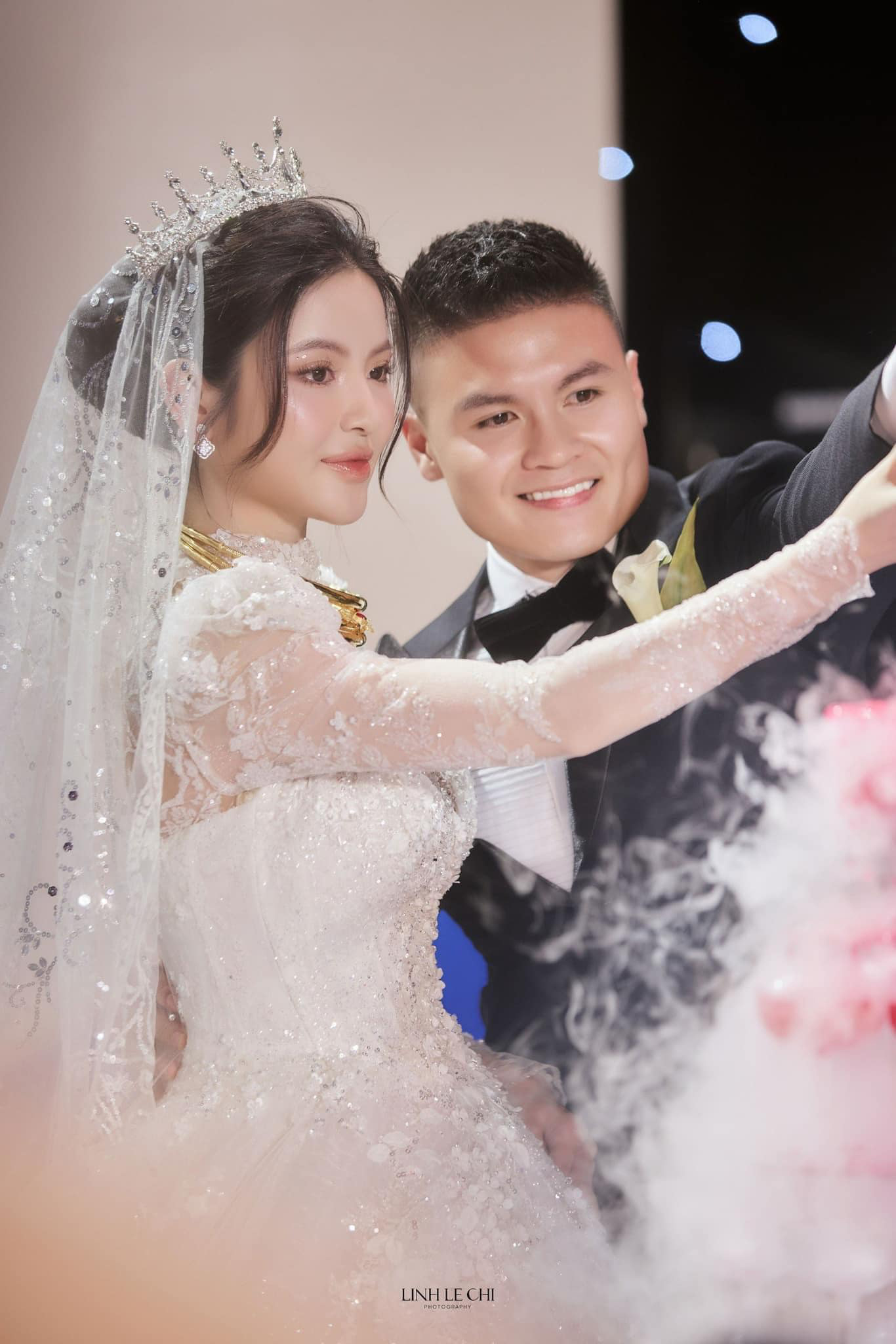 Quang Hải và Chu Thanh Huyền gặp mâu thuẫn với studio chụp hình cưới cho mình.
