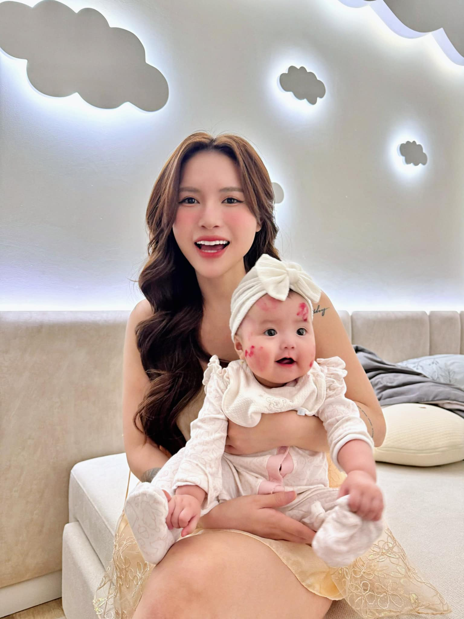 Lucie Nguyễn hạnh phúc khi biết tin có thêm em bé dù sức khỏe sau sinh con đầu vẫn chưa hoàn toàn hồi phục.