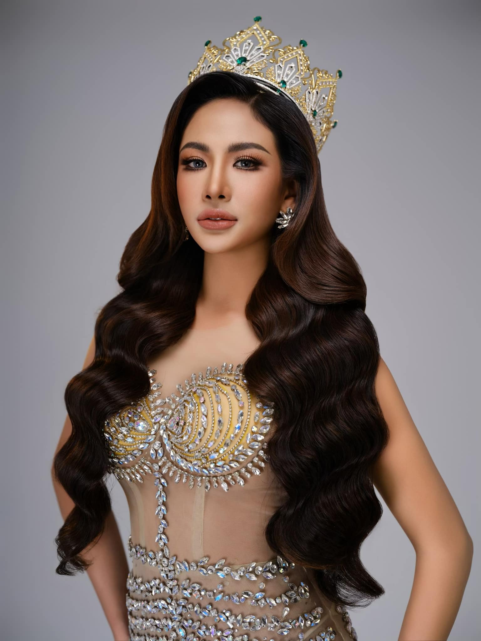 Miss Grand Cambodia 2023 Phoem Sreynor gây tranh cãi với phát ngôn sau vụ lùm xùm tước quyền đăng cai Miss Grand International 2024 - ảnh 2