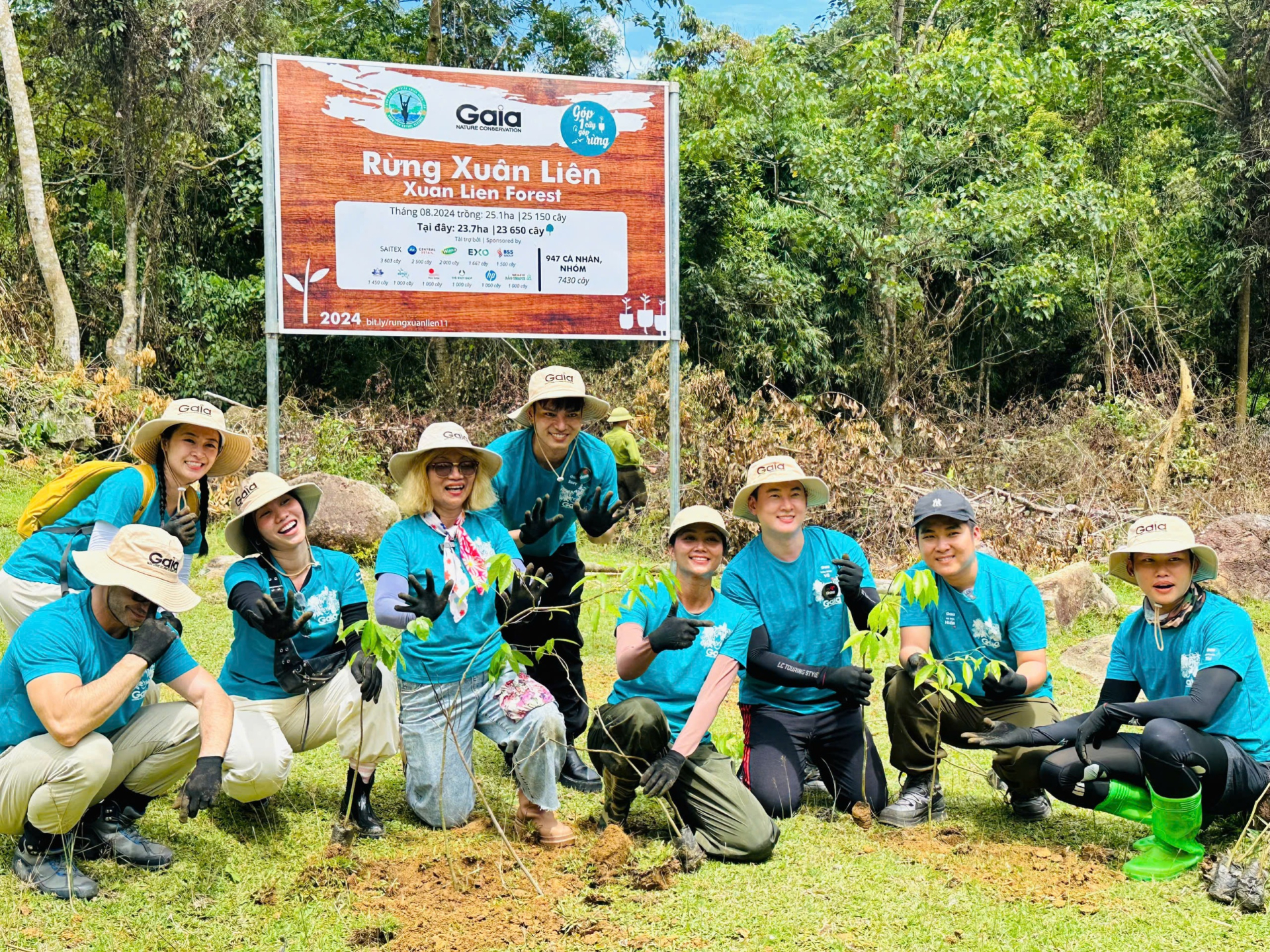 MC Lê Phước Tài: “Làm thiện nguyện với H'Hen Niê, tôi thích sự chân thành, giản dị của cô ấy” - ảnh 3