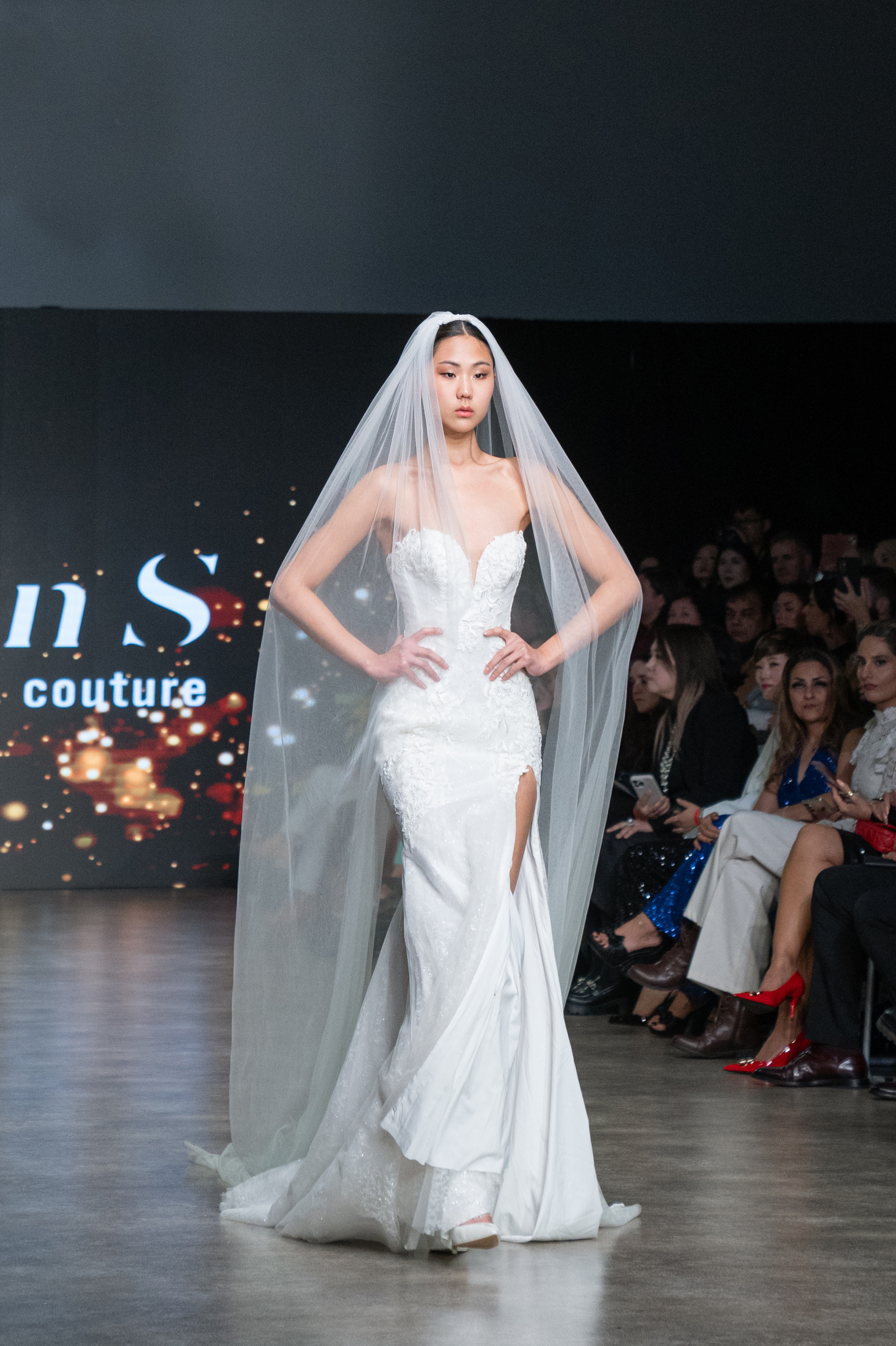 NTK Trần Phương Hoa ra mắt BST mới tại  Vancouver Fashion Week - ảnh 11