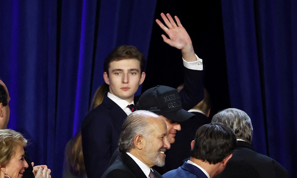 Barron Trump gây sốc với vẻ ngoài điển trai và chiều cao cực khủng