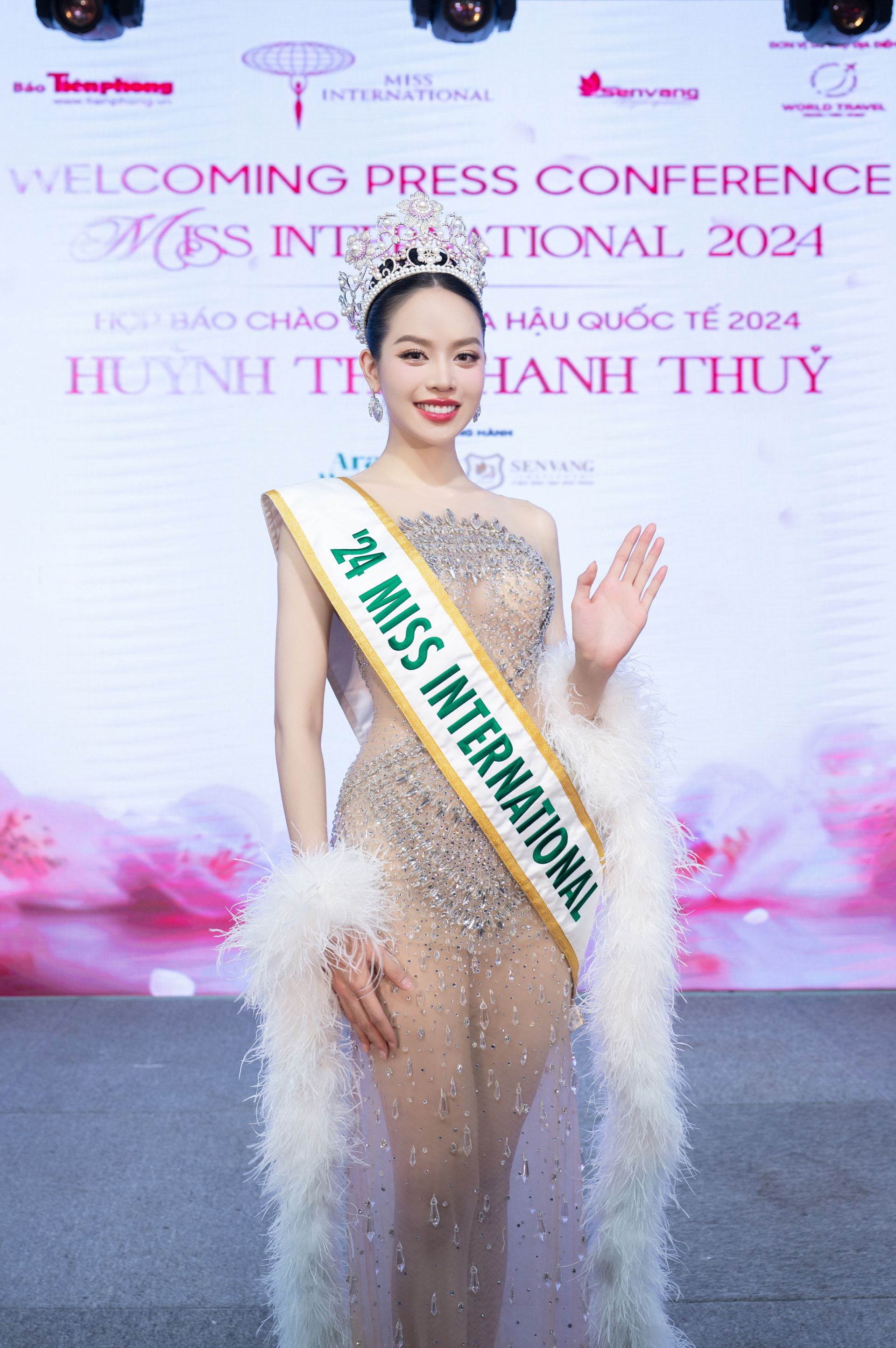 Hoa hậu Huỳnh Thị Thanh Thủy tạo dấu ấn bằng nhan sắc xinh đẹp, ngoại hình nổi bật