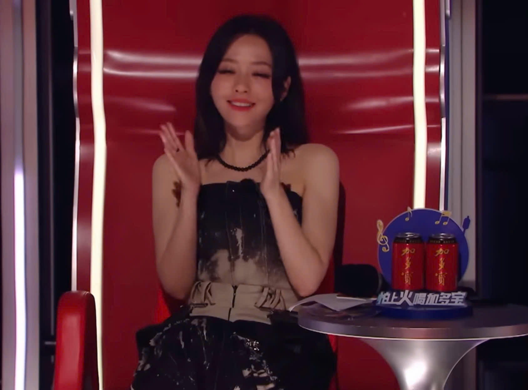 Phương Mỹ Chi được Diva Trung Quốc vỗ tay khen ngợi sau ba lần liên tiếp không bấm chọn tại Sing! Asia - ảnh 1