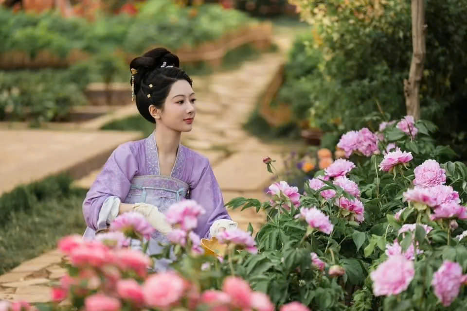 Chuyện tình mẫu đơn trở lại: “Cẩm Tú Phương Hoa” khuấy đảo màn ảnh. - ảnh 6