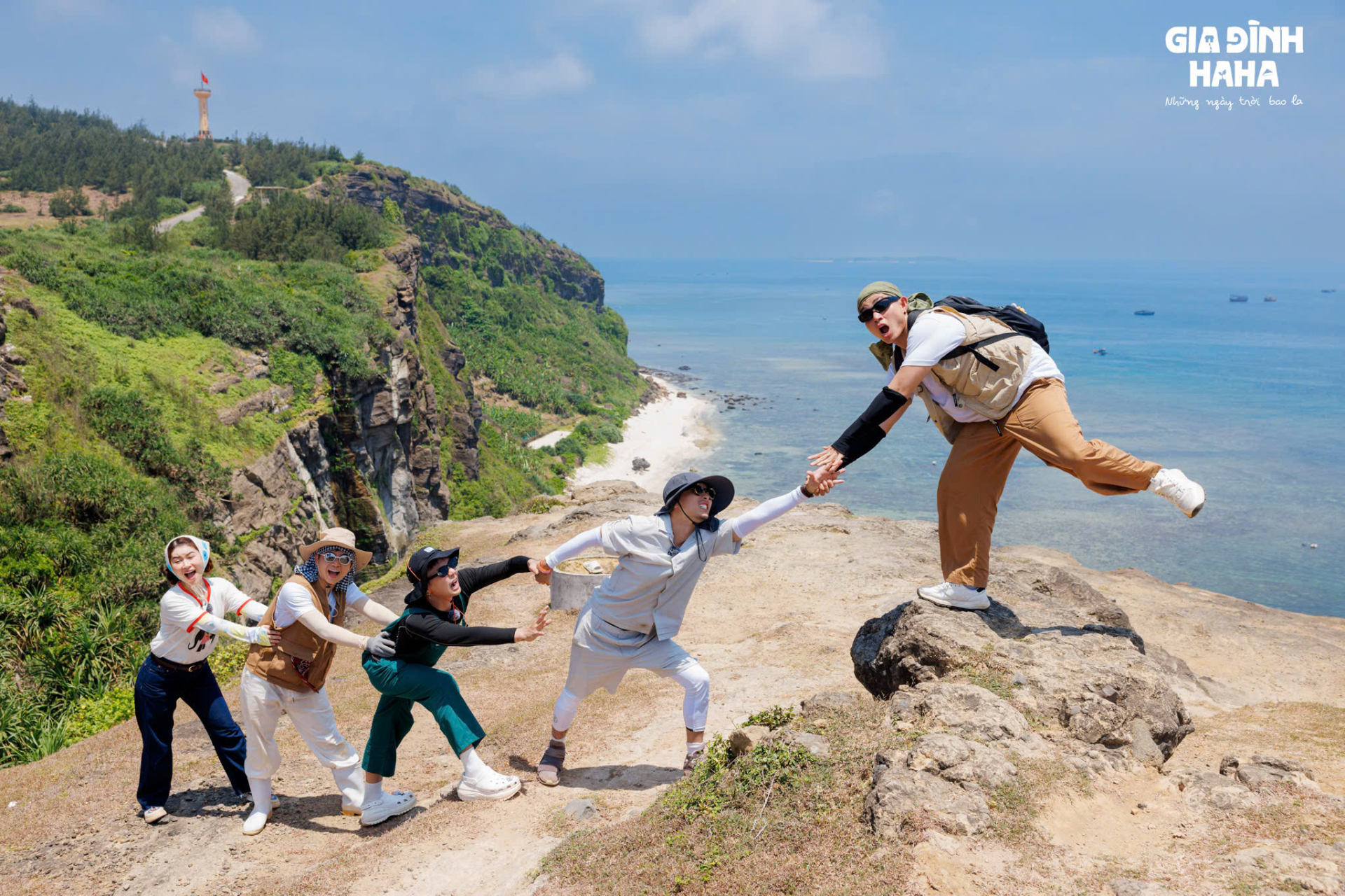 “Gia Đình Haha” tập 5: Sắc nắng bình minh, vị mặn biển cả và tiếng cười nông thôn - ảnh 1