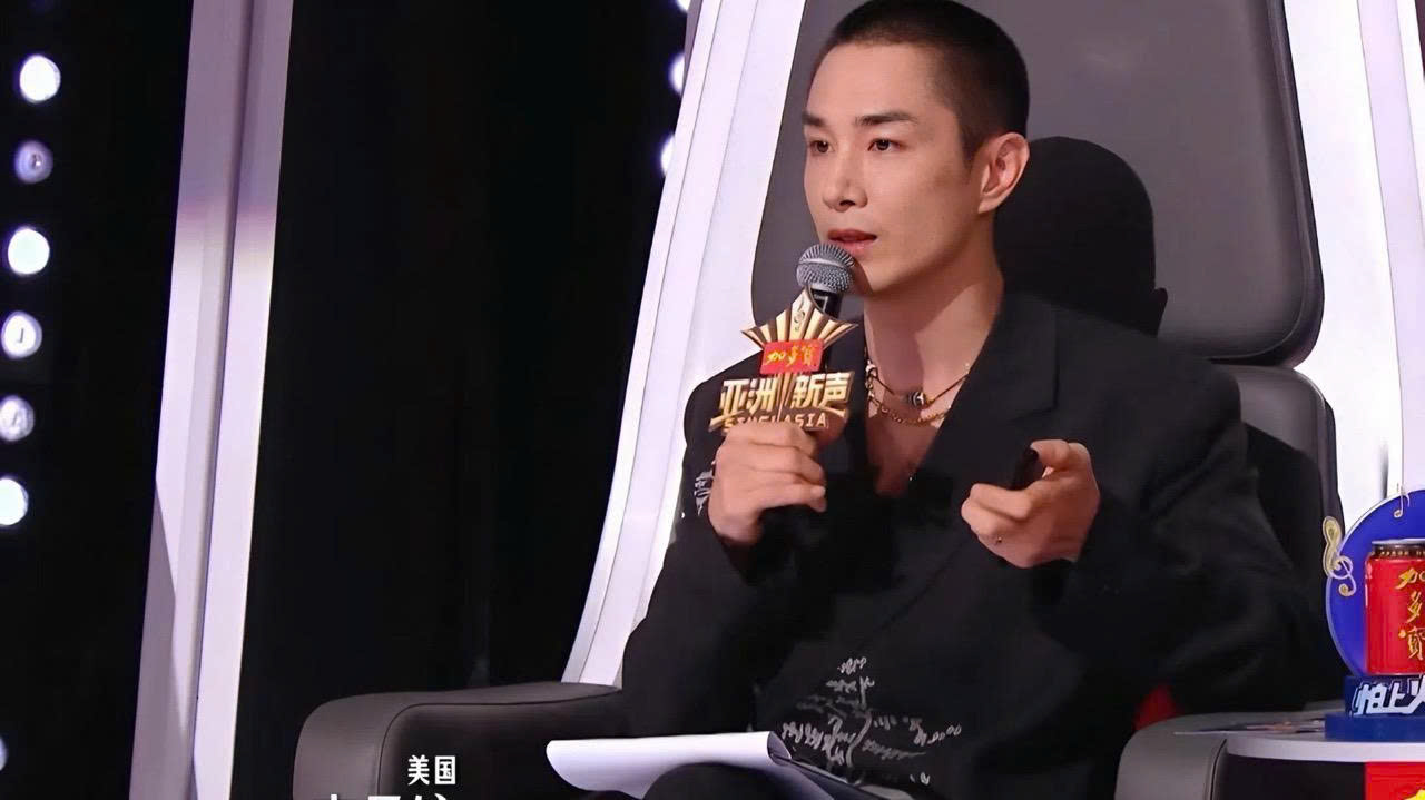 Phương Mỹ Chi được Tô Hữu Bằng ôm khen ngợi, Lee Seung Hyun lộ biểu cảm né tránh gây tranh cãi tại Sing! Asia 2025 - ảnh 4
