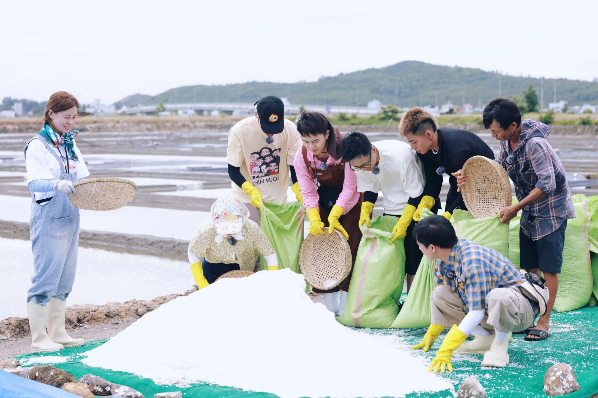 Dàn cast Gia Đình Haha hé lộ kỳ vọng và áp lực khi tham gia show thực tế “chill” giữa rừng chương trình kịch tính - ảnh 5