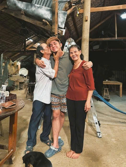 Bến Tre qua ngòi bút Jun Phạm: Bình dị, nơi miền Tây “thương nhau đứt ruột” - ảnh 2