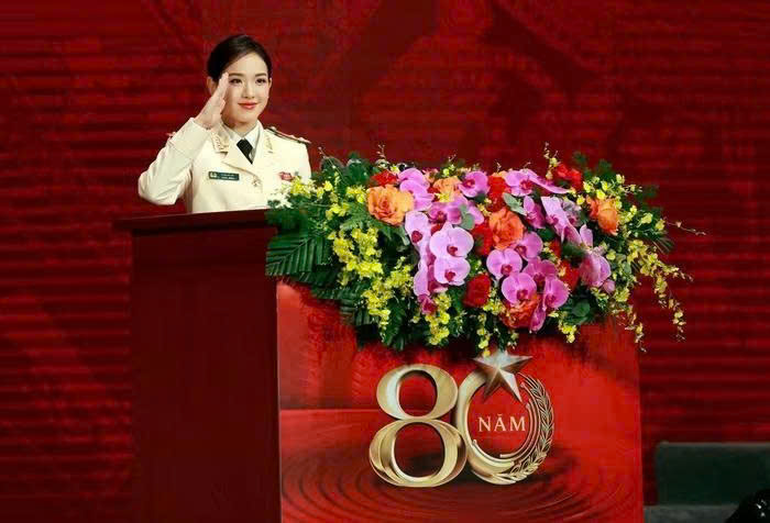 Hình ảnh đời thường của nữ Thượng úy Trần Hà My gây sốt mạng - ảnh 2