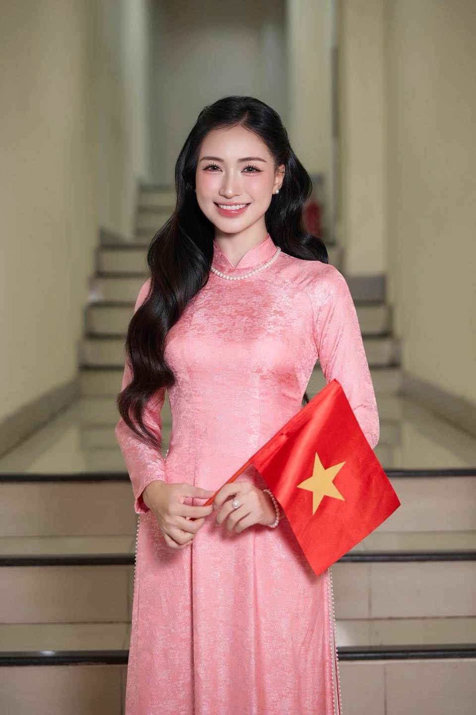 Hòa Minzy lên tiếng khi bị góp ý “chưa hợp” với nhạc đỏ - ảnh 5