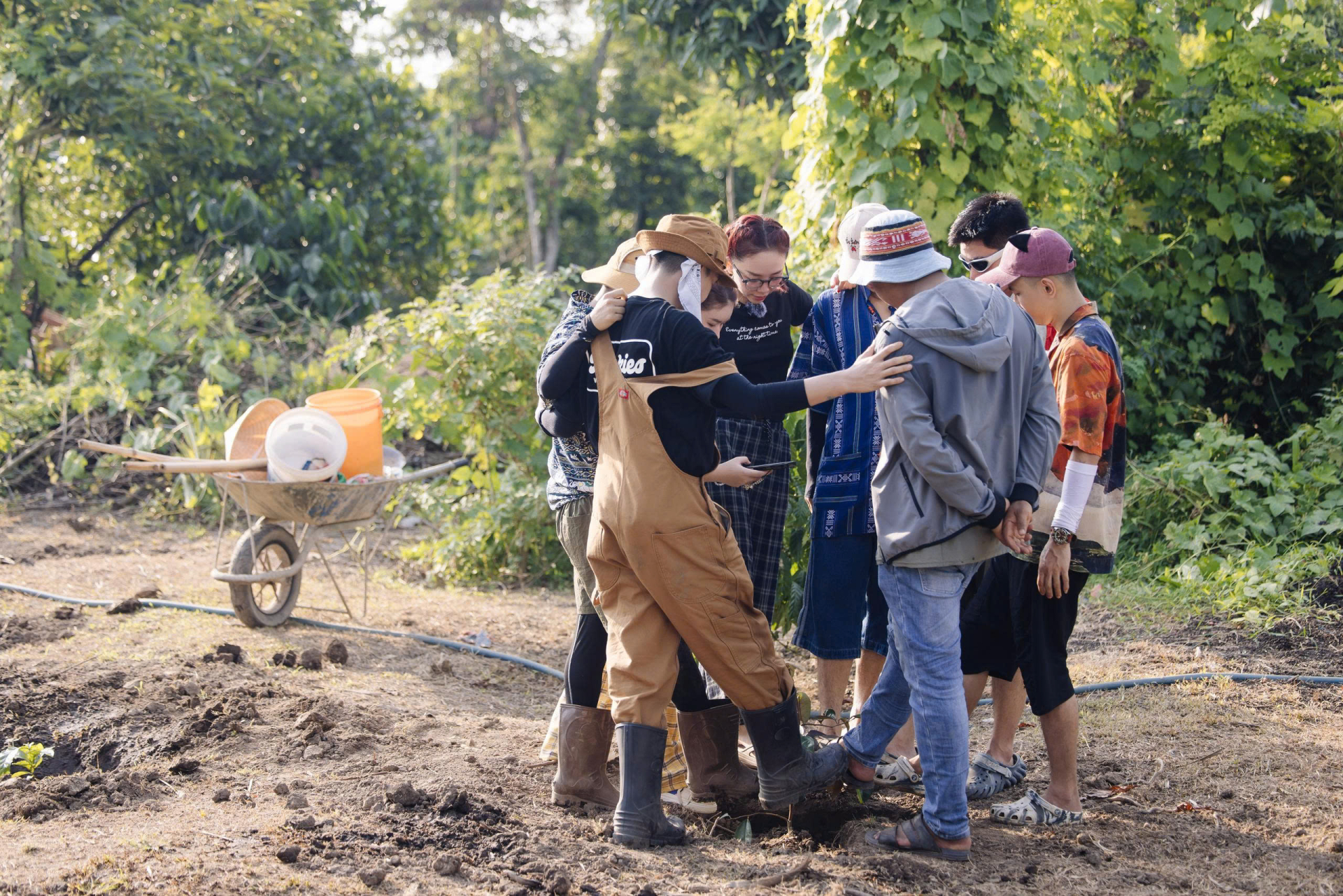Cây vú sữa mang tên “Gia Đình Haha” món quà đặc biệt dành cho anh Y Xim - ảnh 5