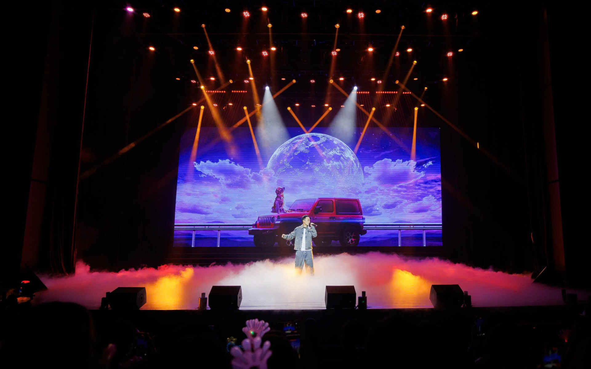 Tiến Đạt trình diễn live stage đầu tiên của ca khúc 'Chia tay rồi mới biết' trong fancon - ảnh 2