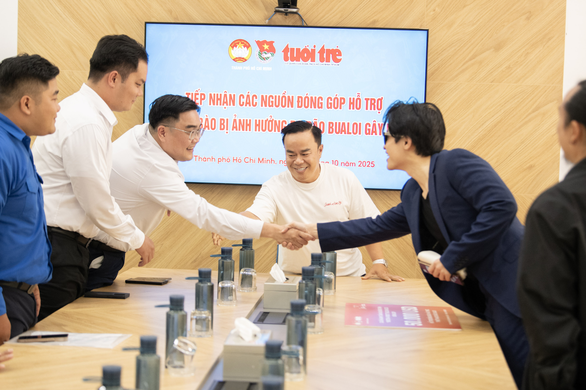 Hà Anh Tuấn ủng hộ hơn 1,3 tỷ đồng hỗ trợ đồng bào vùng lũ - ảnh 2