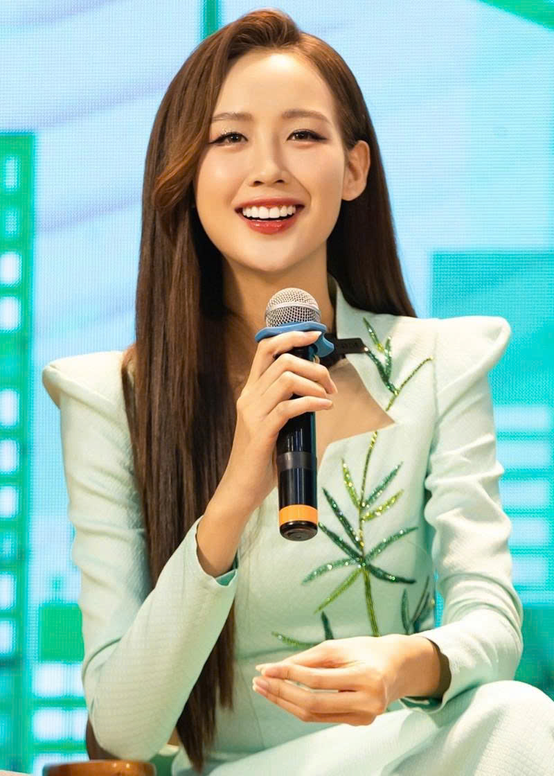 Võng eo triệu người mê của Hoa hậu Bảo Ngọc ở hậu trường tiệc đám cưới Á hậu Quỳnh Châu gây bão MXH - ảnh 5