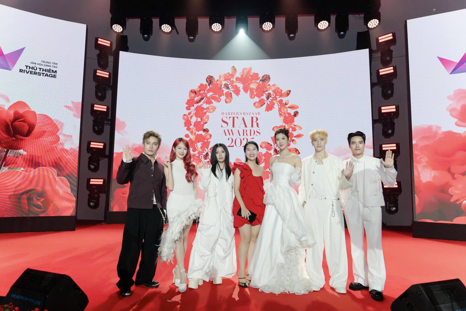 SOOBIN được được vinh danh “Nam ca sĩ của năm” - ảnh 1