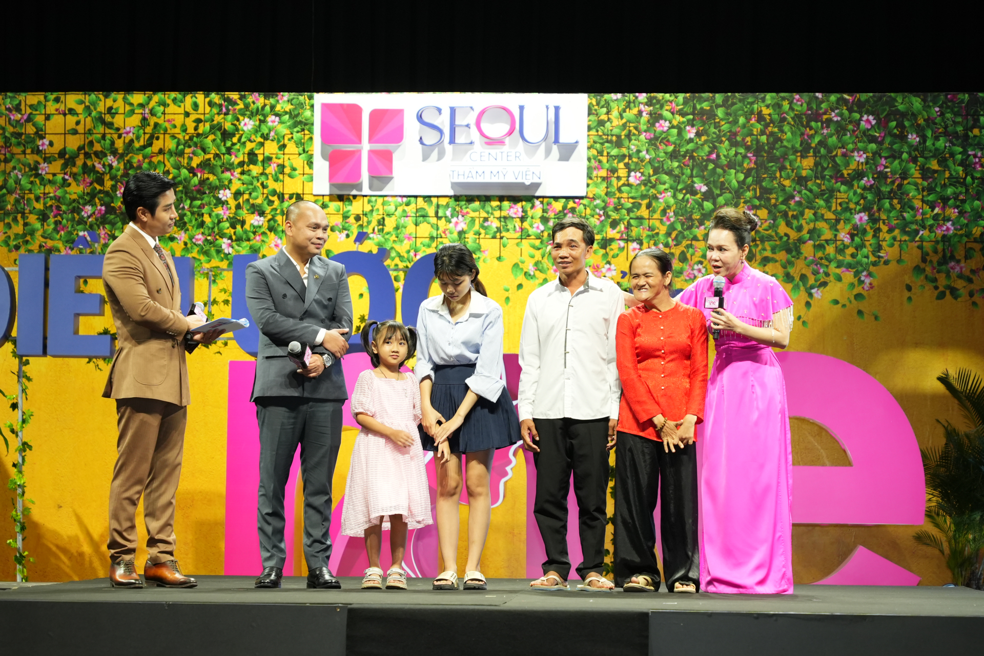 Võ Hạ Trâm xúc động nghẹn ngào, bật khóc khi thể hiện ca khúc “Điều ước của mẹ” - ảnh 3