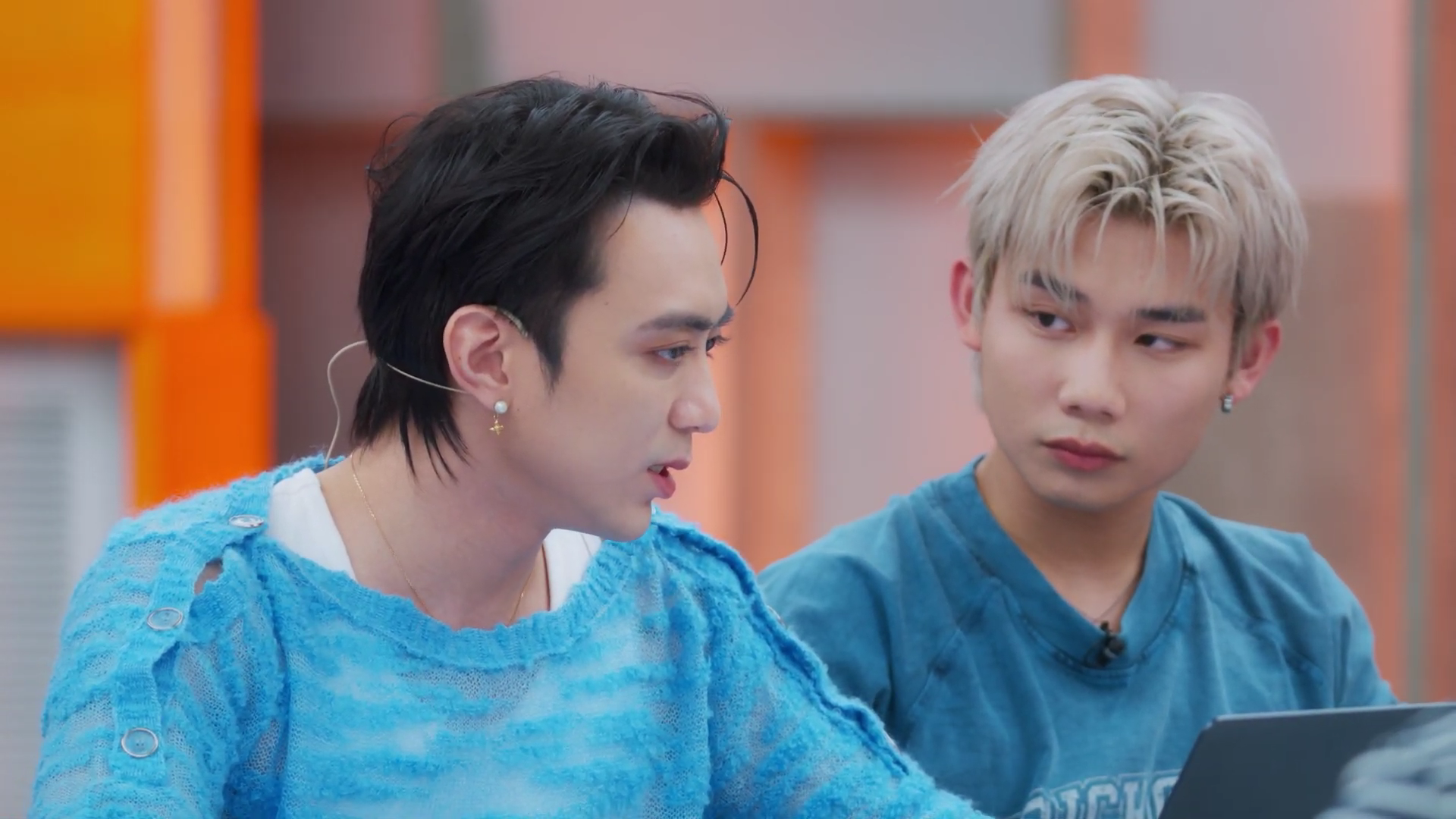 Long Hoàng, Đức Duy, Phúc Nguyên khoe trọn kỹ năng vocal với bản remake hit quốc dân “Khóc cùng em” - ảnh 6