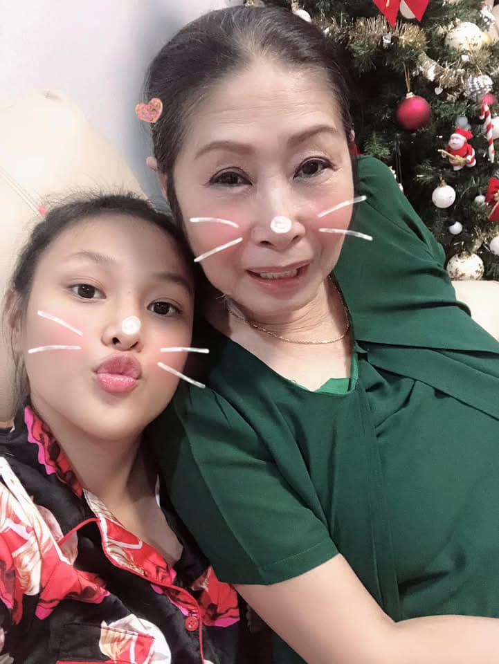 'Ác nữ màn ảnh' chi 145 triệu đồng lo trọn gói sinh nở cho con dâu - ảnh 4