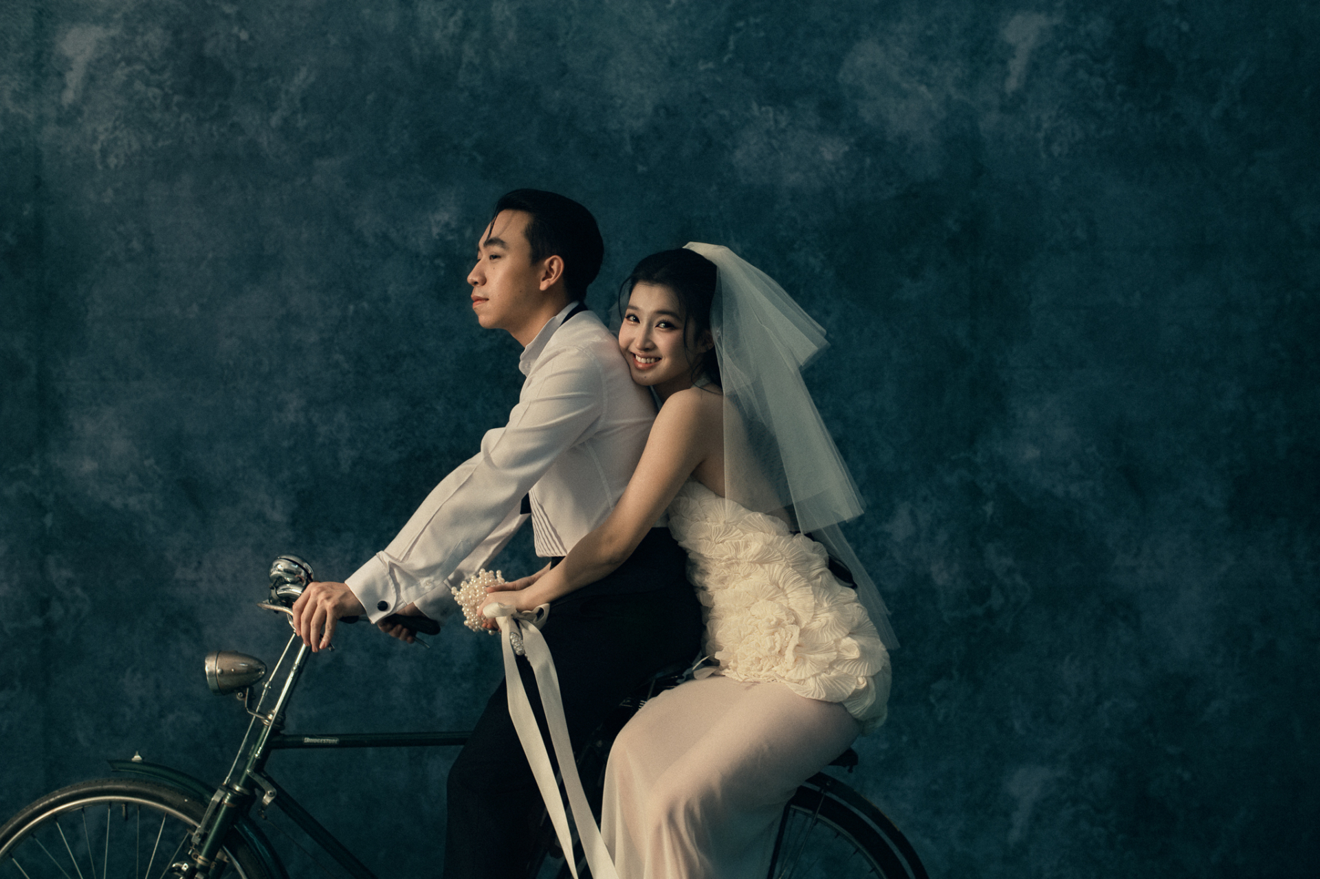 Hé lộ bộ ảnh cưới của Á hậu Phương Nhi và Minh Hoàng, nhan sắc cô dâu gây chú ý trong lễ gia tiên - ảnh 2