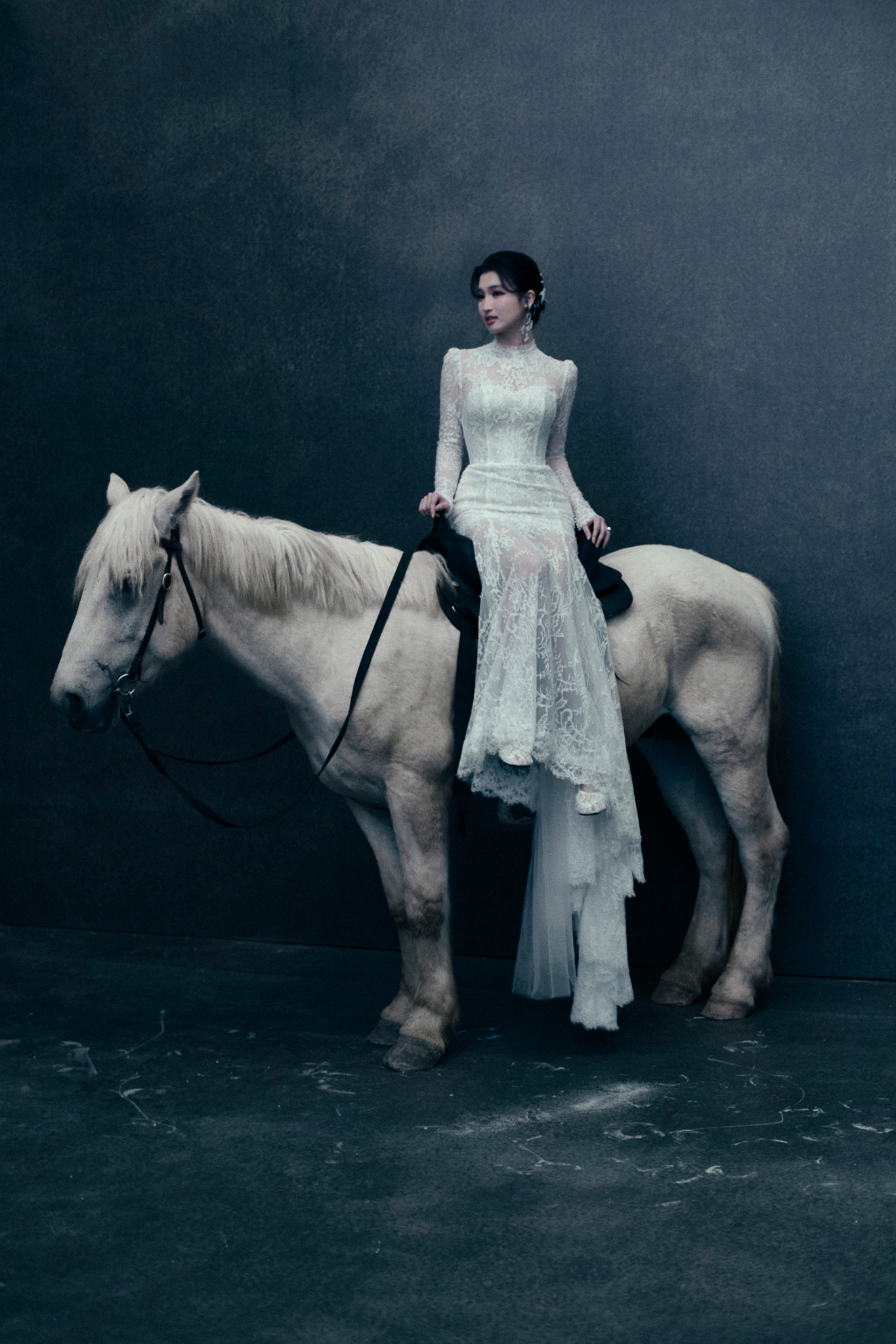 Hé lộ bộ ảnh cưới của Á hậu Phương Nhi và Minh Hoàng, nhan sắc cô dâu gây chú ý trong lễ gia tiên - ảnh 3