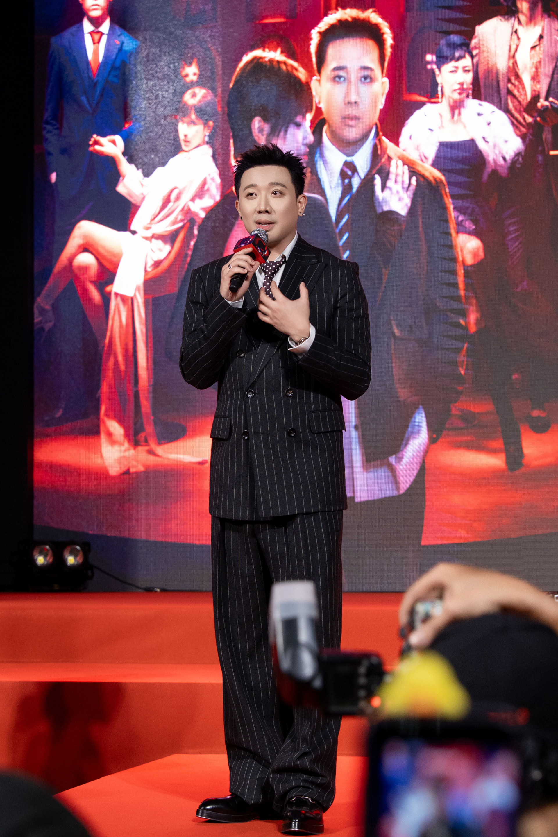 Trấn Thành nâng độ khó về trình làm đạo diễn khi mời dàn cast chính có đến 3 ca sĩ đóng phim - ảnh 8