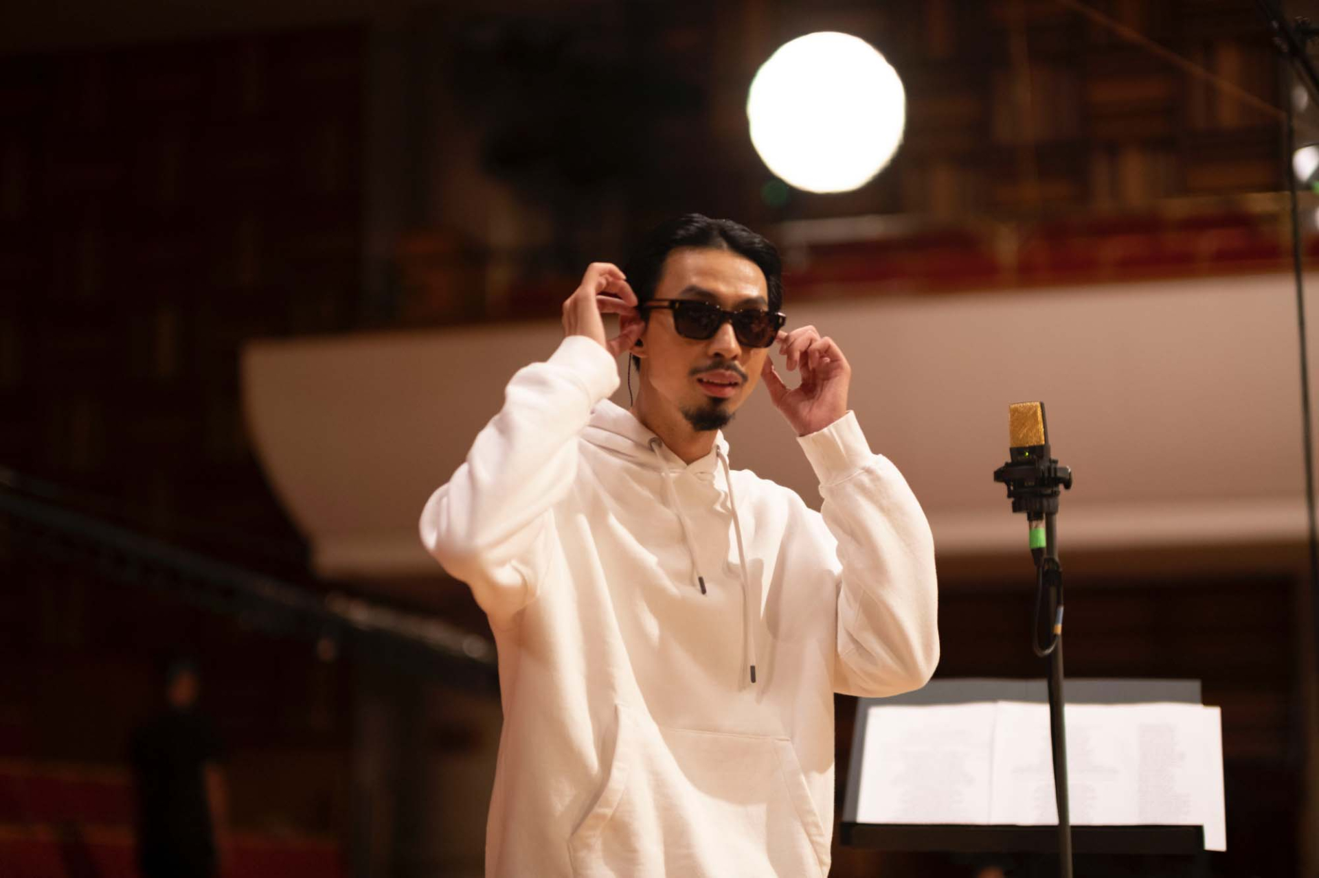 Đen kết hợp hài hoà Rap, Hip-hop và nhạc giao hưởng trong album “dongvui harmony' - ảnh 1
