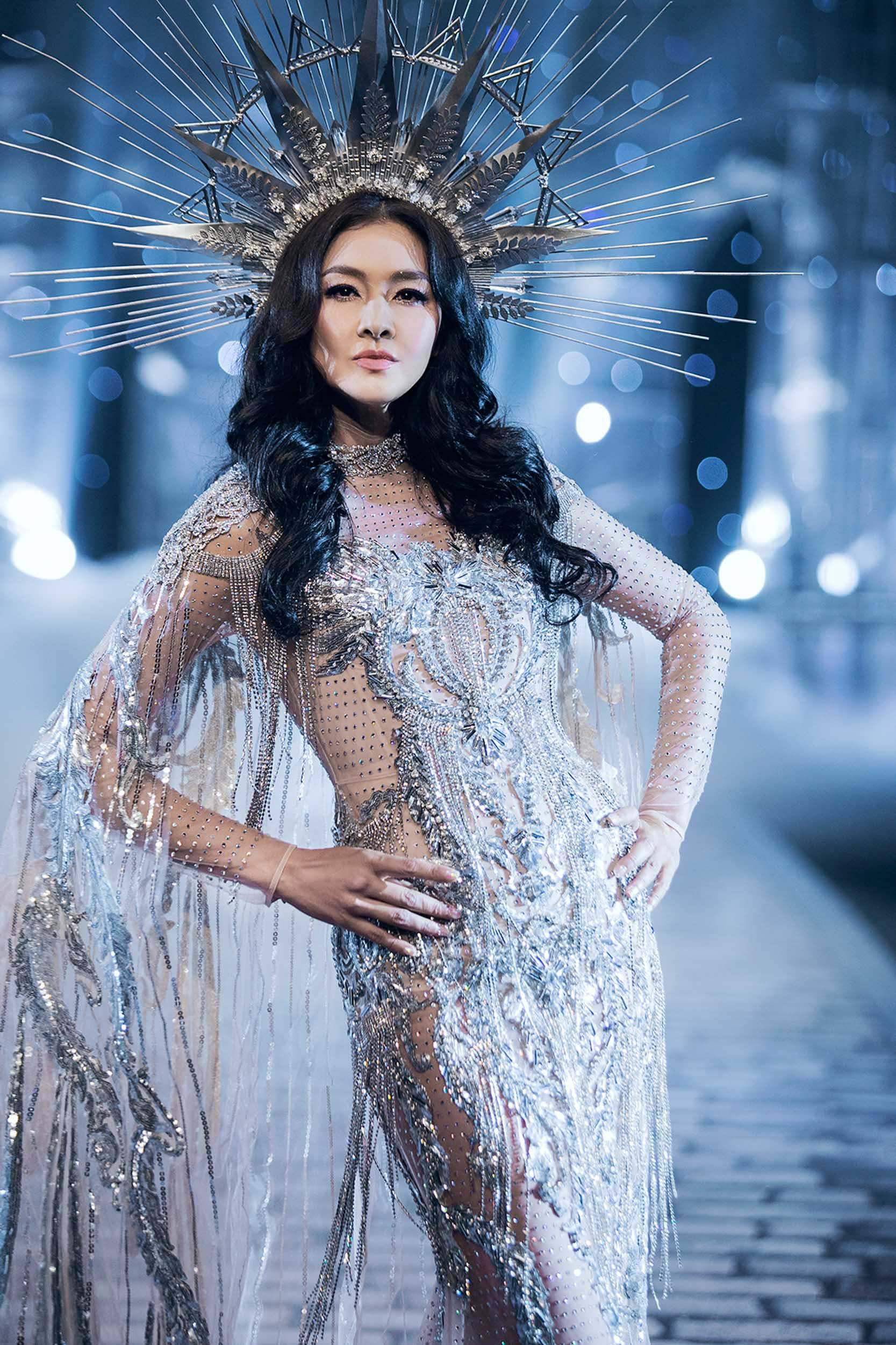 Vừa 'nhá hàng' dàn cast hùng hậu, Hương Giang đã công bố Lukkade Metinee làm giám khảo Miss International Queen Vietnam 2023 - ảnh 4