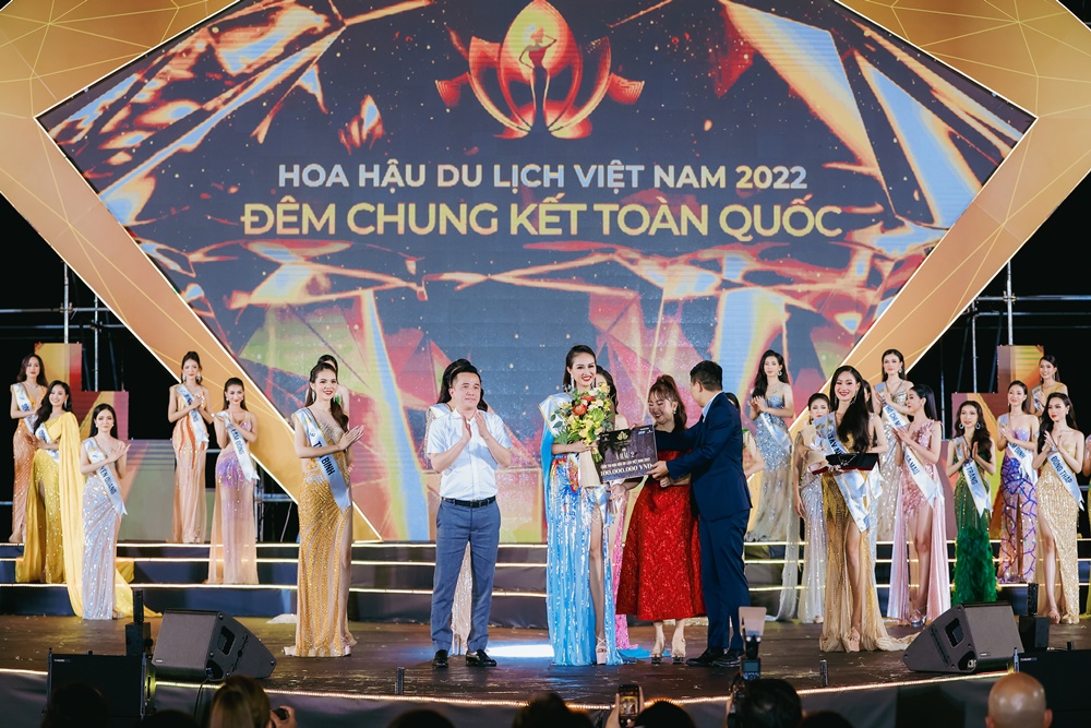 Trần Nguyễn Phương Thanh: Tôi hạnh phúc với danh hiệu Á hậu 2 Hoa hậu Du lịch Việt Nam 2022 - ảnh 3