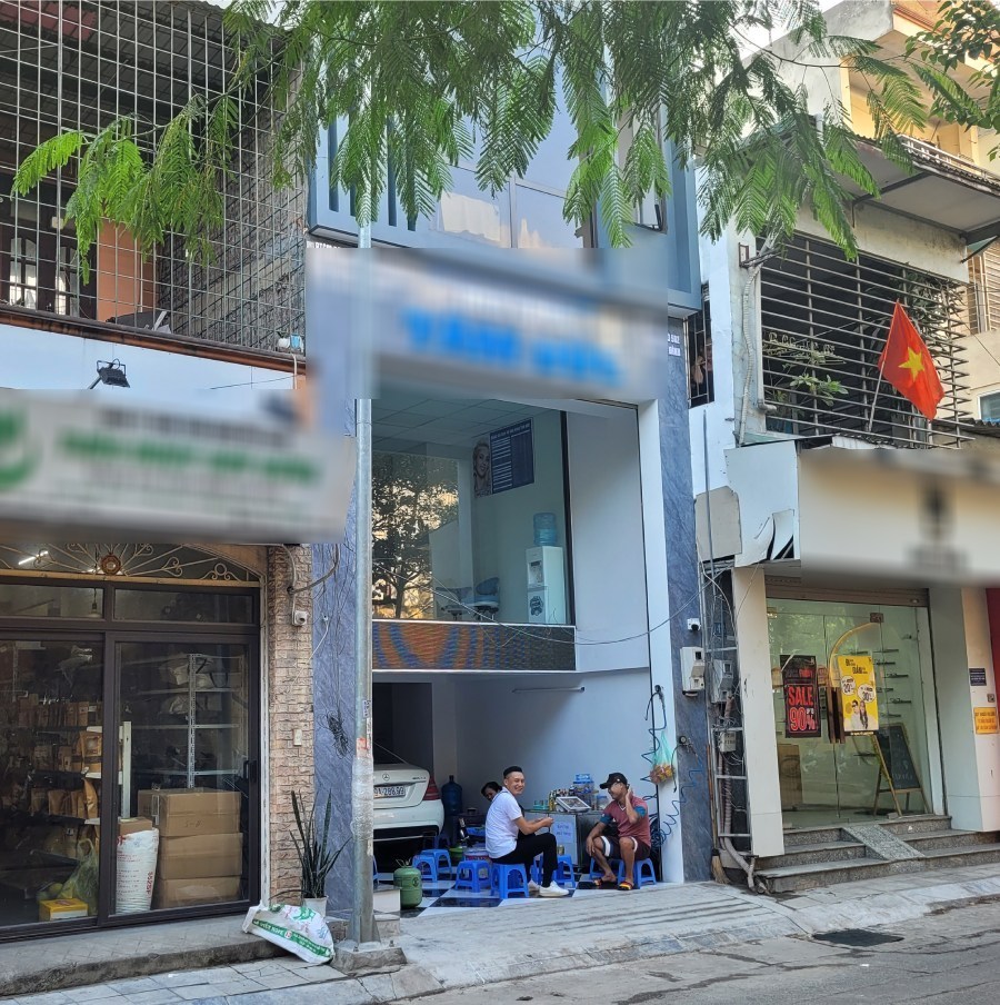 Độc lạ Sài Gòn: Cô bán trứng vịt lộn lắp điều hòa ngoài vỉa hè, biết lý do ai cũng 'xanh mặt' - ảnh 4