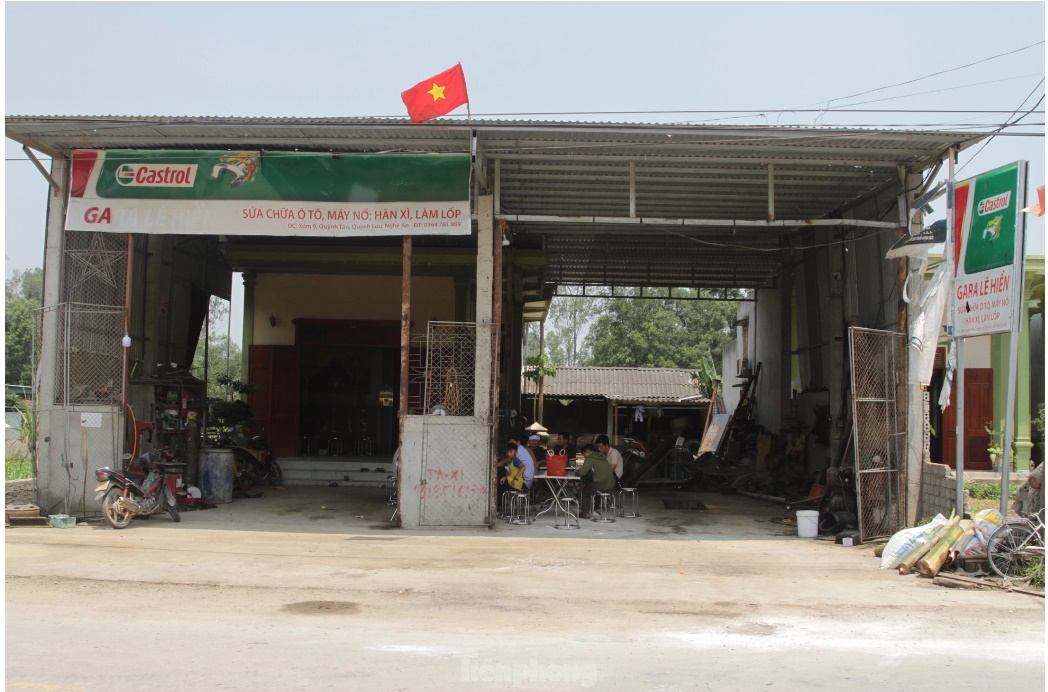 Vụ nổ gara ô tô ở Nghệ An: Ông bố có 3 con nhỏ nguy kịch, nạn nhân sống sót kể lại phút kinh hoàng - ảnh 1