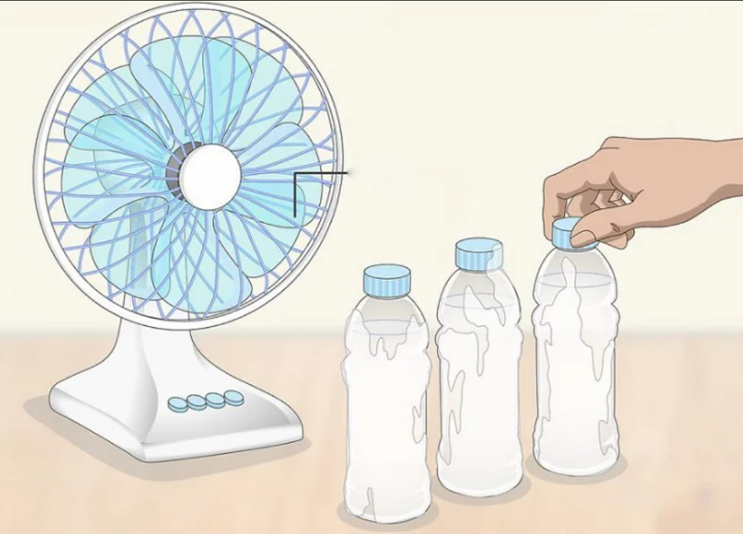 Sử dụng chai nước muối đông lạnh cũng sẽ làm mát không khí