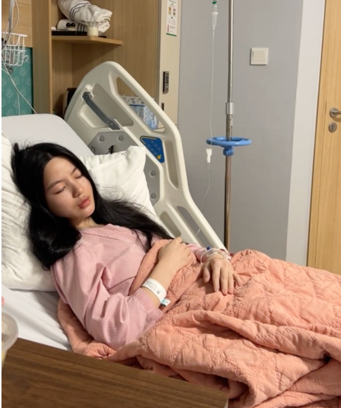 Giữa lúc Chu Thanh Huyền livestream đang nằm trong bệnh viện, Quang Hải có hành động làm rõ mối quan hệ - ảnh 4