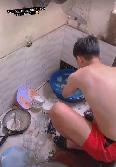 Cầu thủ Việt và vợ hot girl bị 'camera giấu kín' bóc trần hình ảnh 'khó nói', khác xa lúc trên sân - ảnh 4