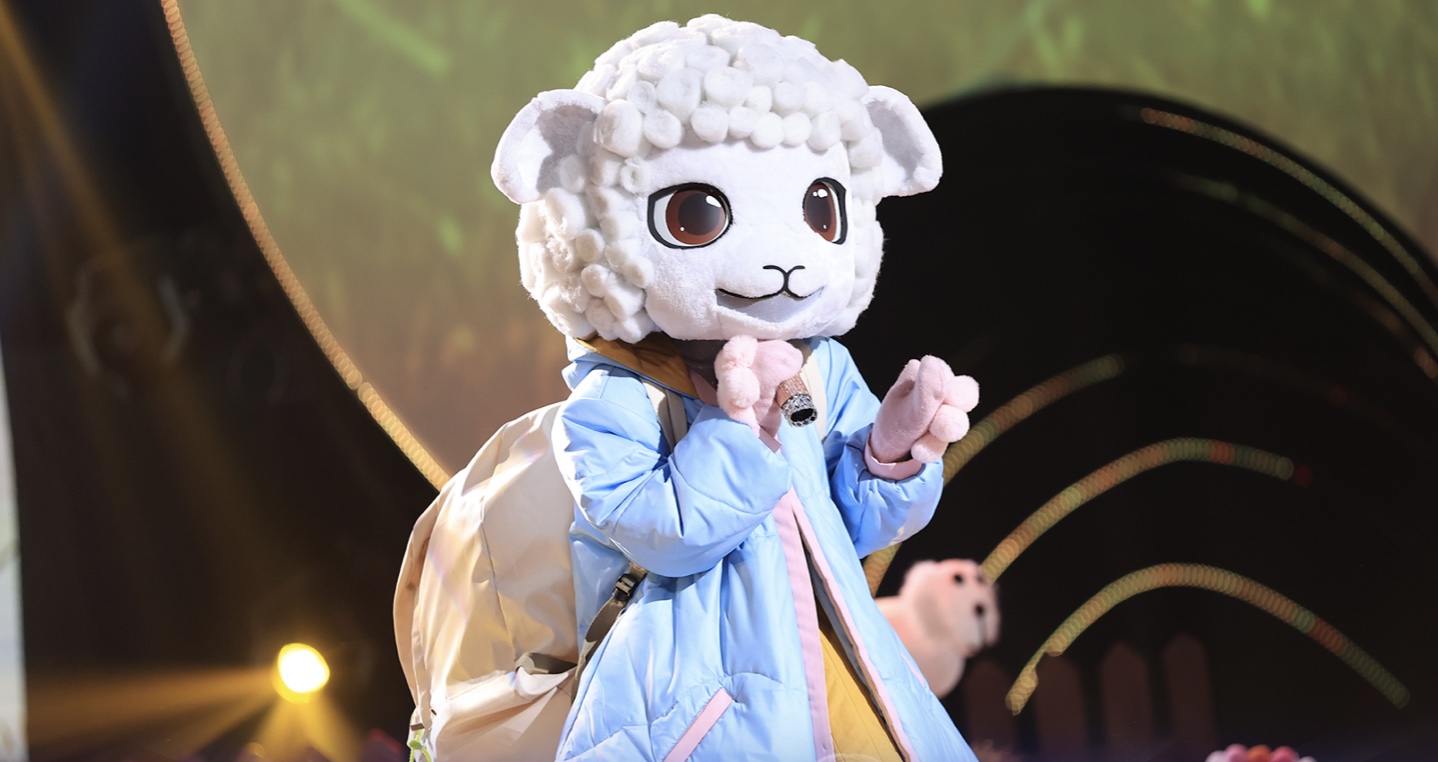 Khởi My chuẩn bị tái xuất showbiz, hóa thân thành mascot Cừu Bông ở Ca sĩ mặt nạ mùa 2? - ảnh 1