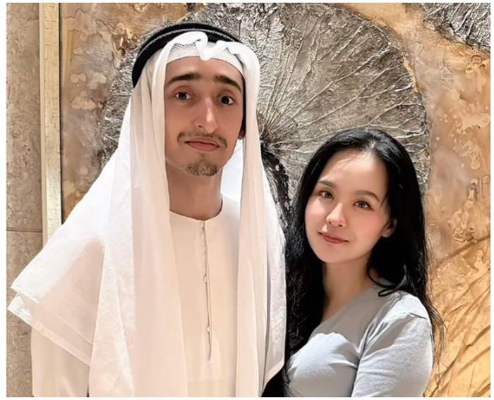 Đại thiếu gia Dubai chinh phục mẹ đơn thân lớn hơn 16 tuổi, từ bỏ khối tài sản khủng để 'theo vợ' - ảnh 1