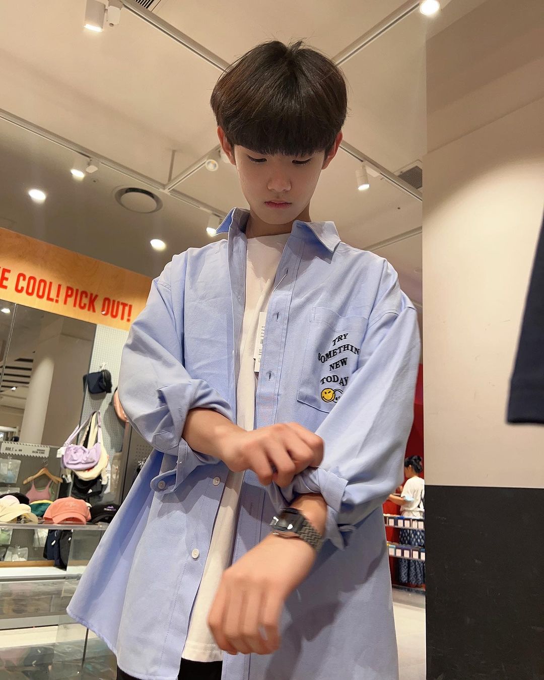 Cậu bé trong MV Baby Shark 'lột xác' sau 7 năm, diện mạo hiện tại điển trai như idol - ảnh 5